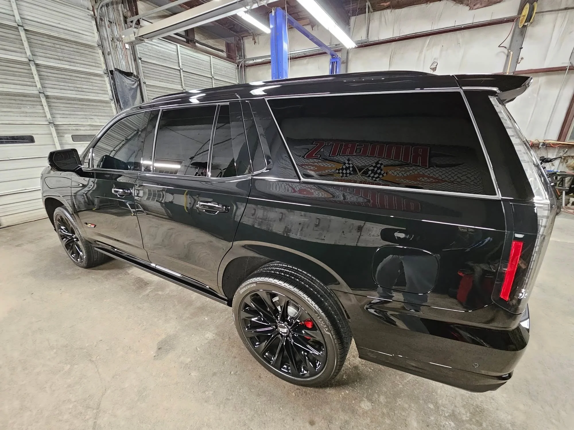 SUV detailer