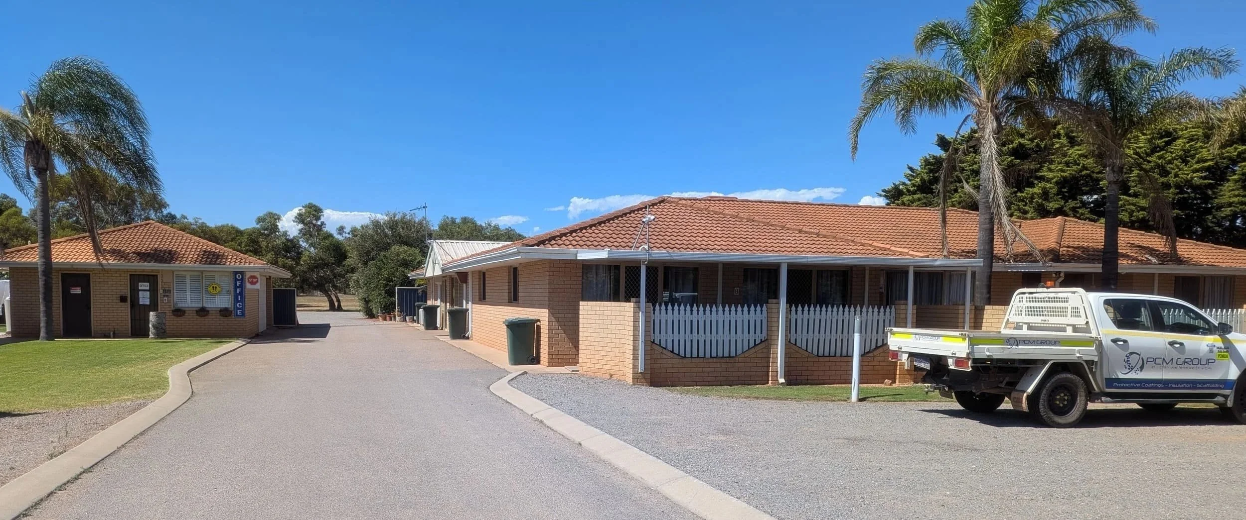 Rhodeside Lodge Geraldton entry
