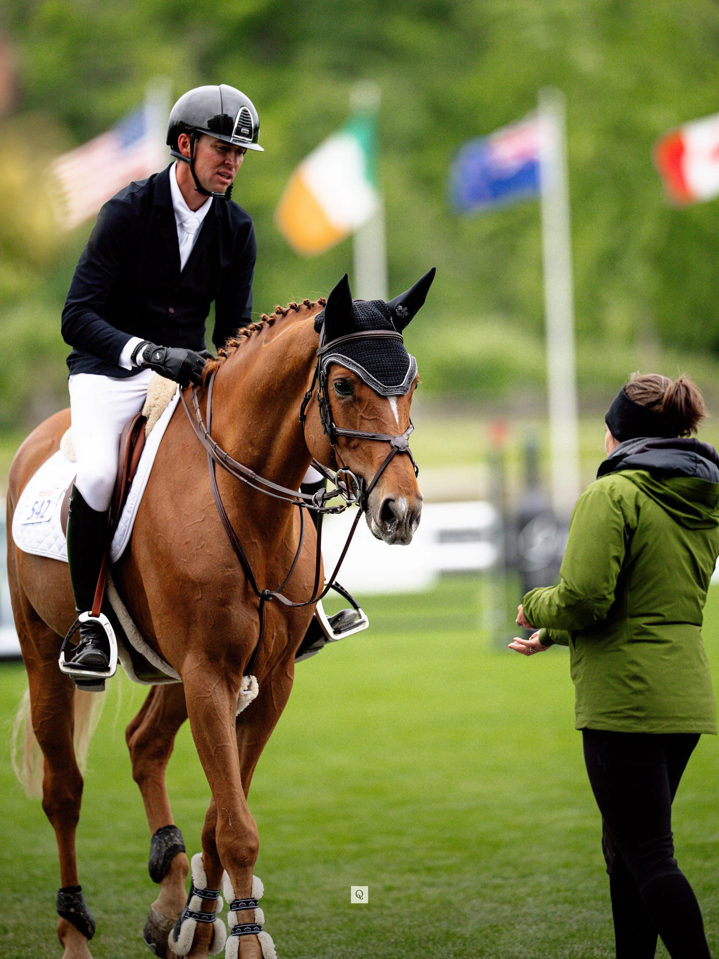 We&rsquo;re Hiring &ndash; Groom for the August shows Thunderbird Show Park!
.
We&rsquo;re looking for an enthusiastic and hardworking groom to join our team for 2 weeks at Thunderbird Show Park.
.
You&rsquo;ll be working with a fantastic group of pe