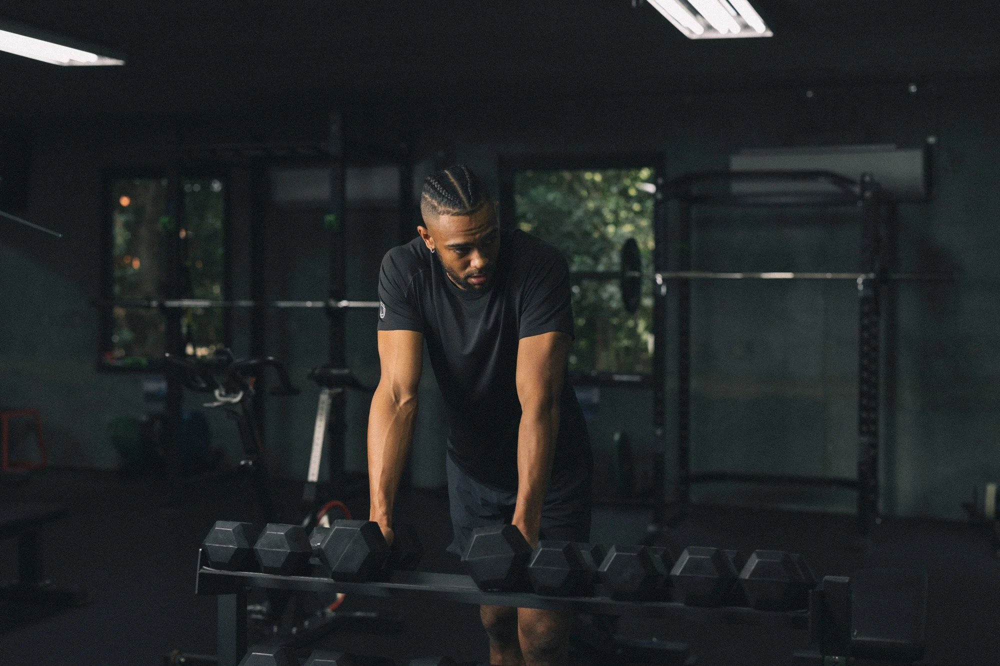 02-man-gym-dumbbells-fitness-lifestyle-photography-asanka-ratnayake.jpg