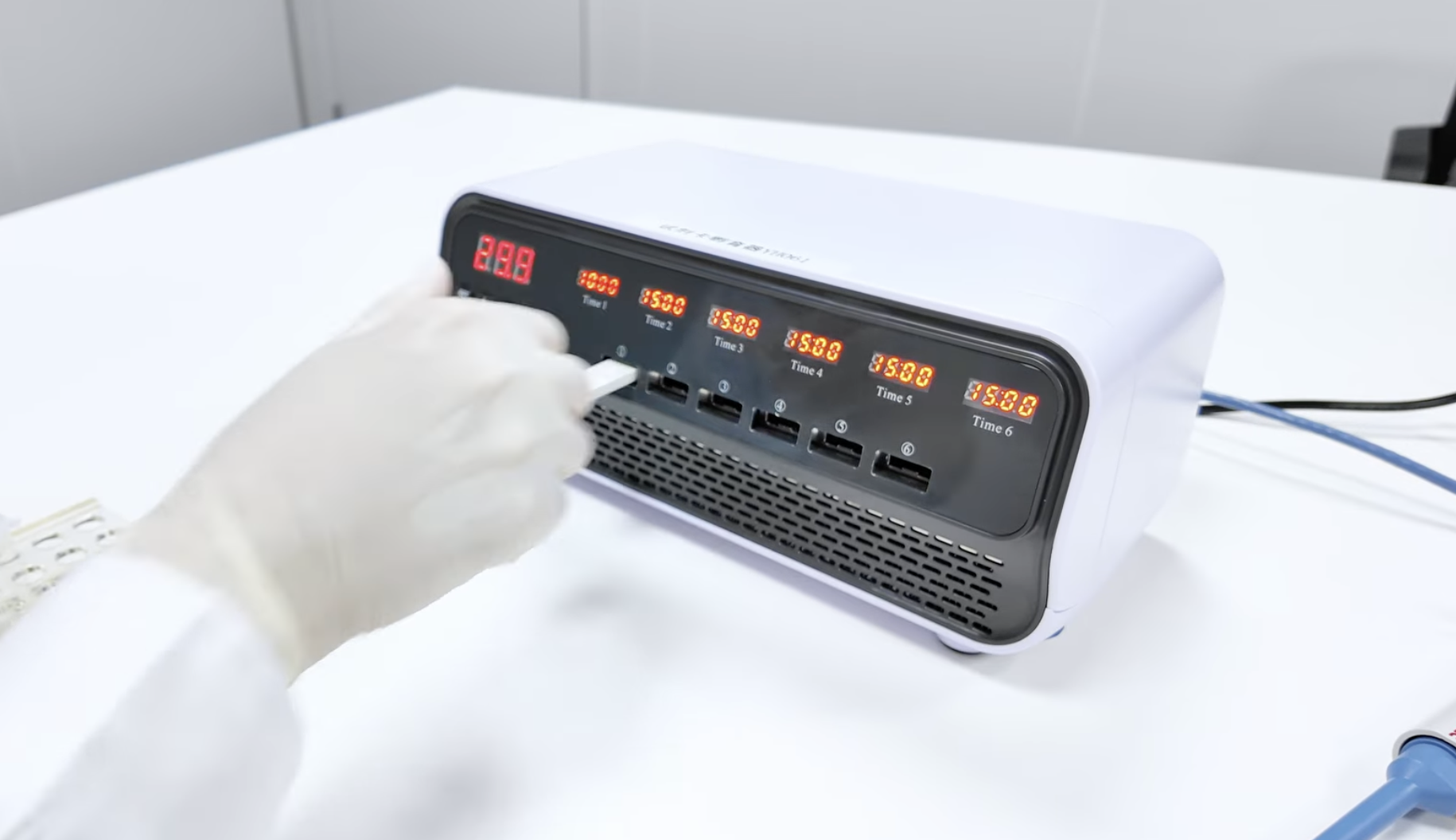 YH062 Incubator