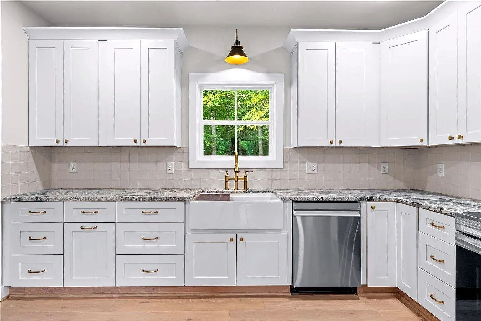 407 Dawnville Road 14.jpg