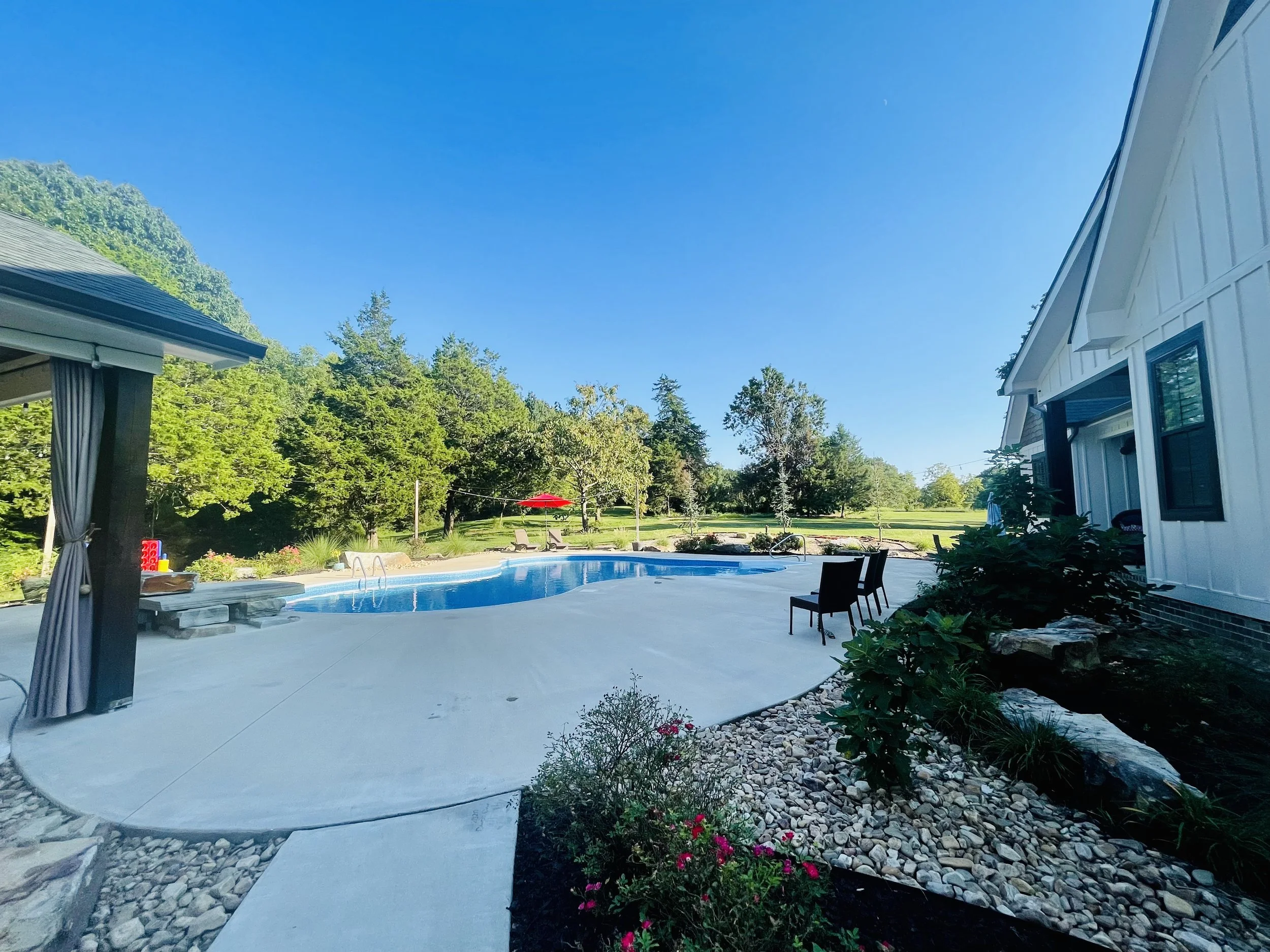 Poolhouse Side 2.jpg