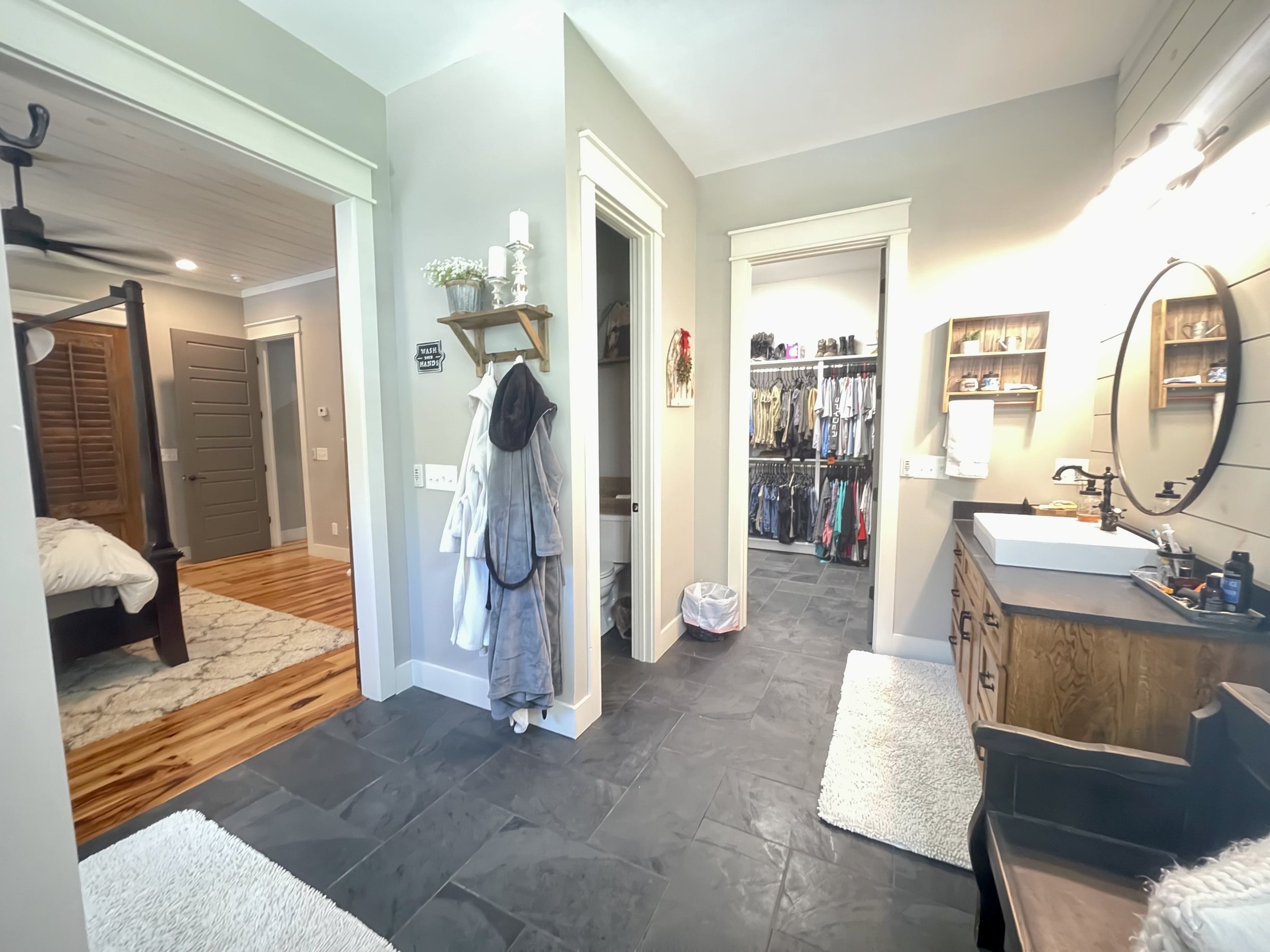 Master Bath 3.jpg