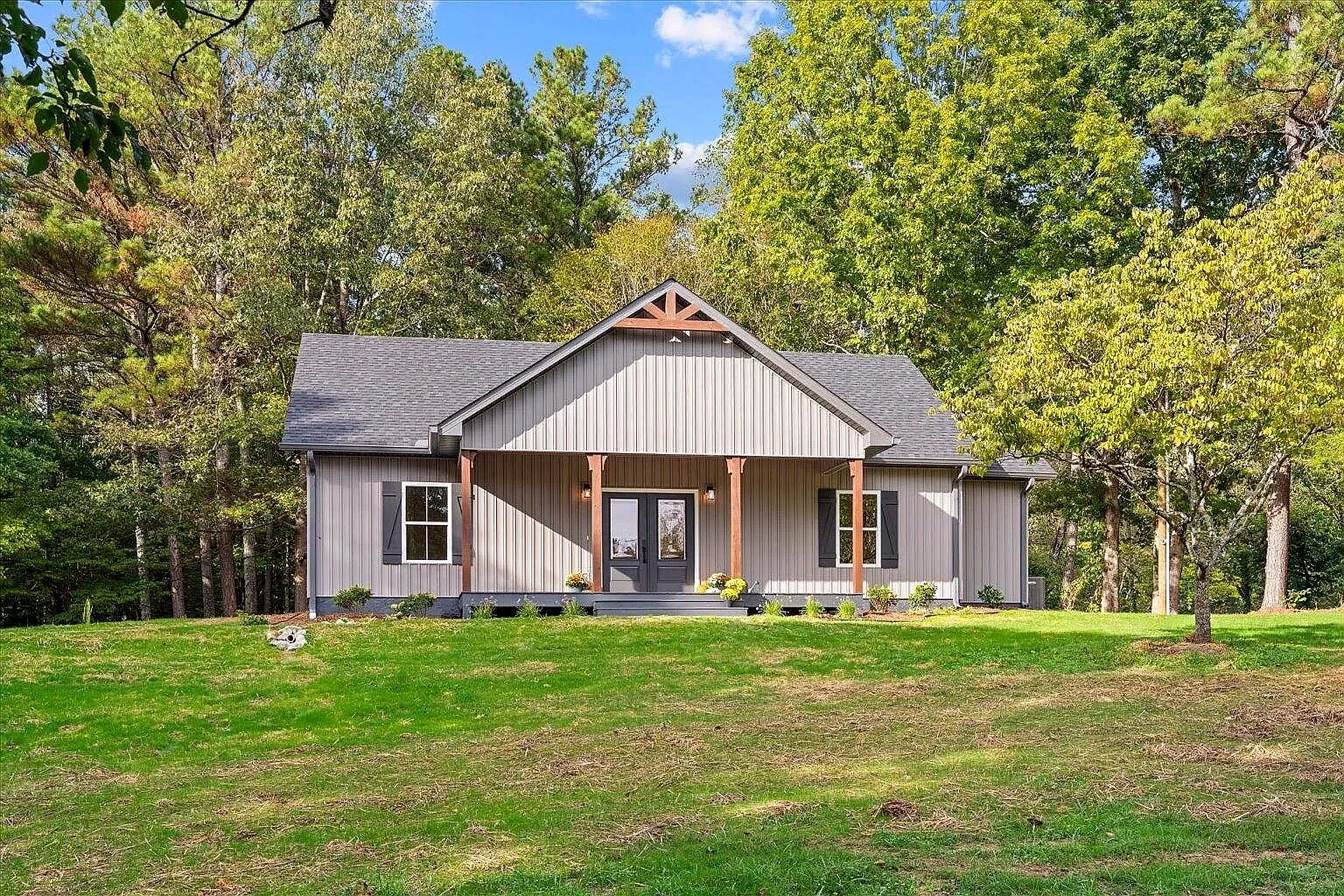 407 Dawnville Road 4.jpg