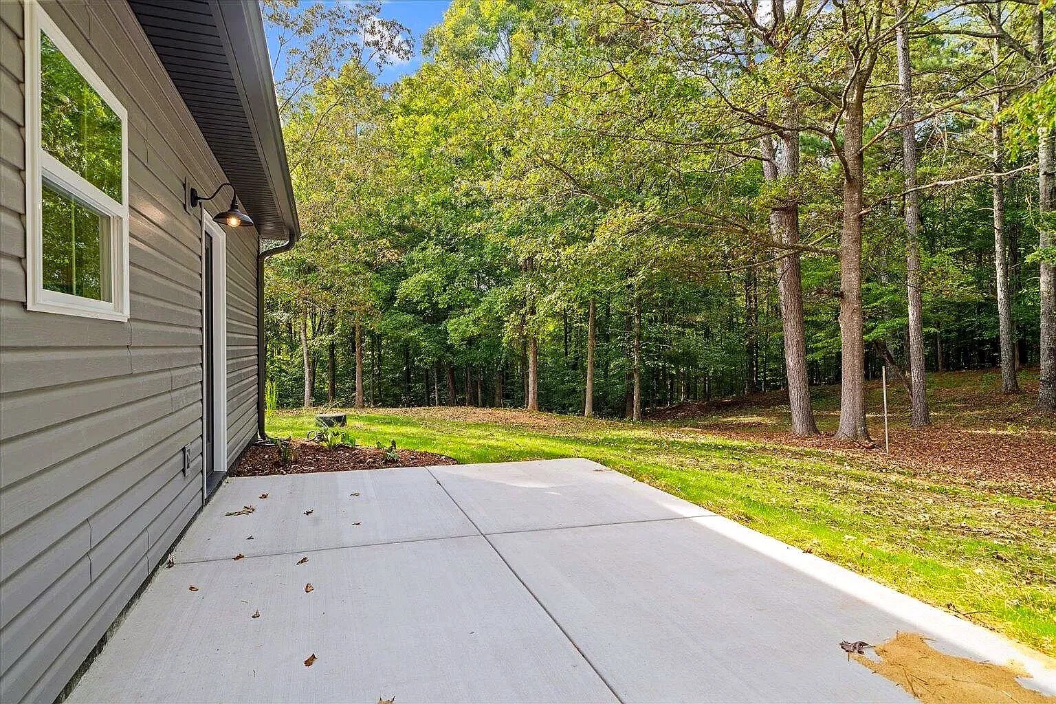 407 Dawnville Road 40.jpg