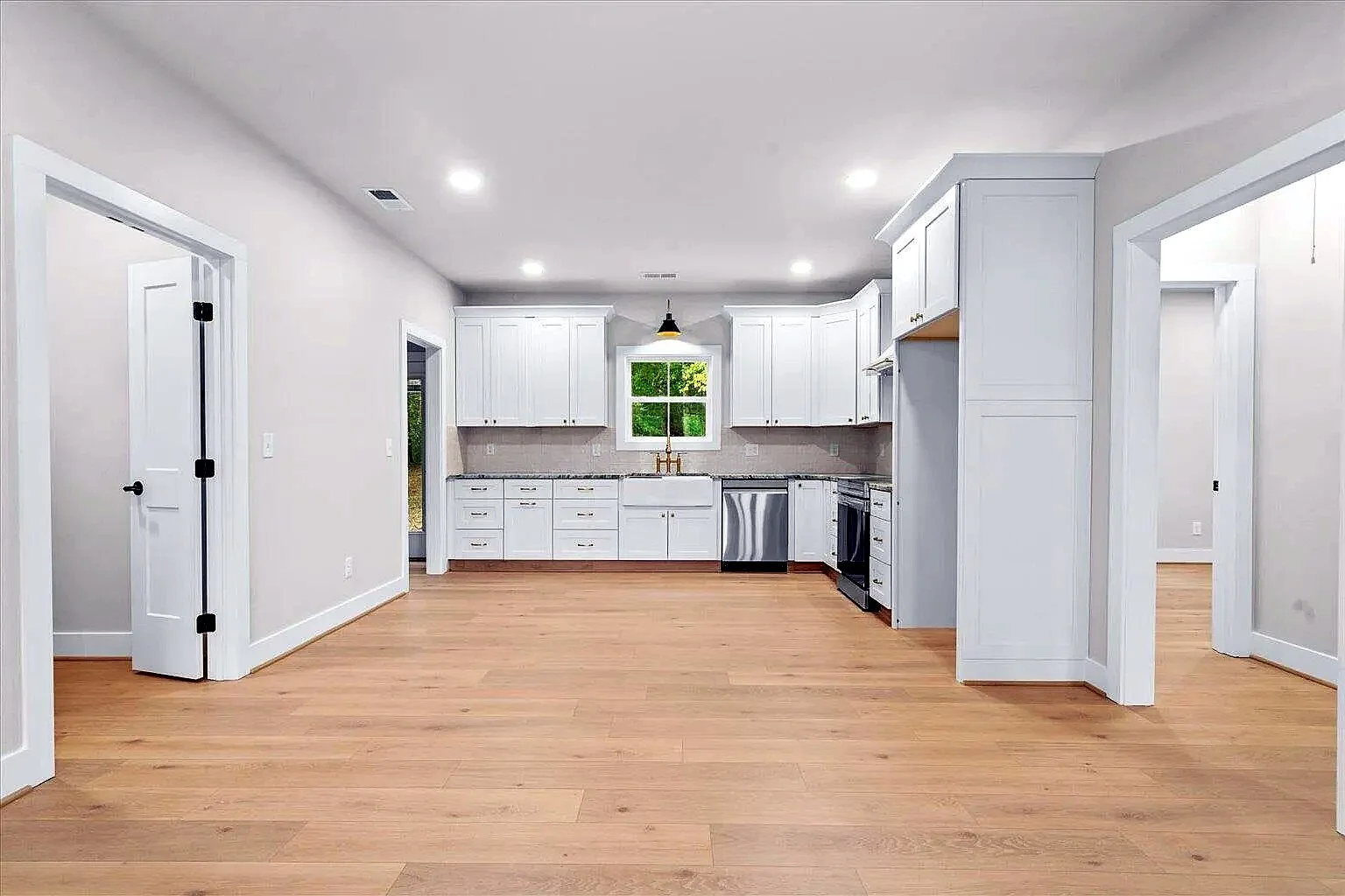 407 Dawnville Road 11.jpg