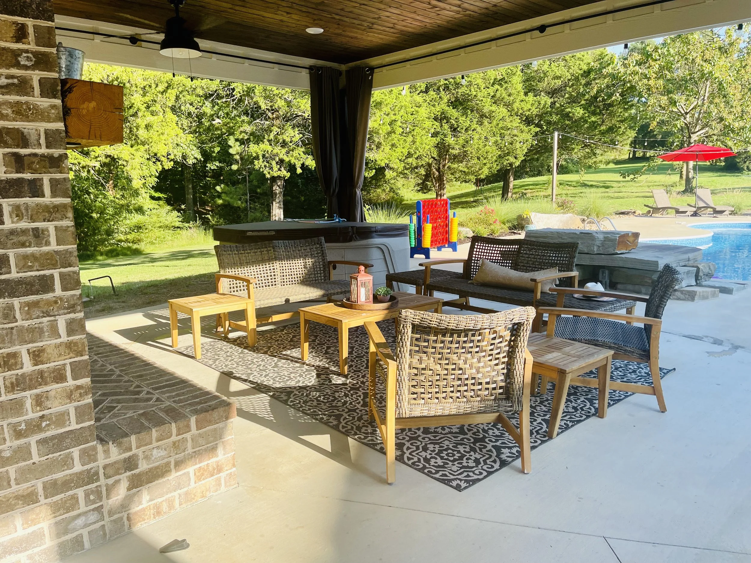 Poolhouse.jpg