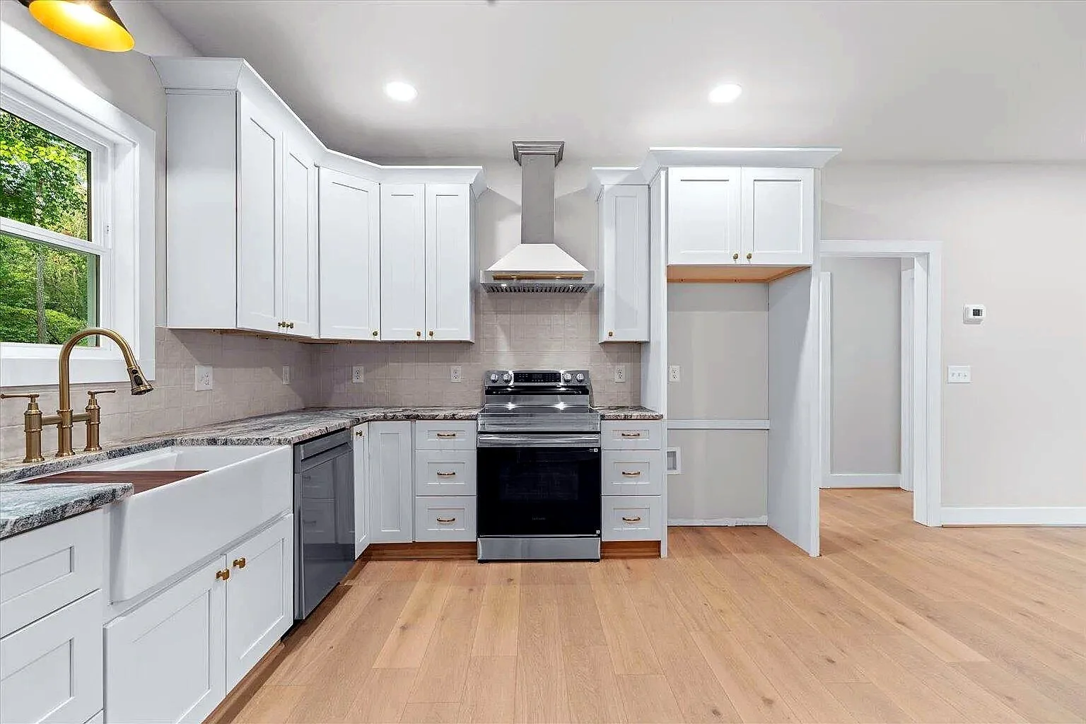 407 Dawnville Road 16.jpg