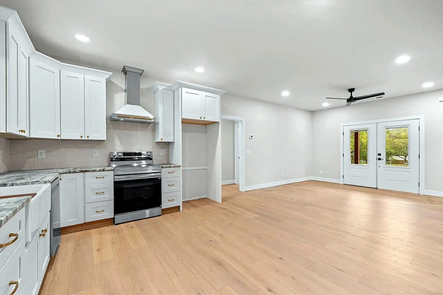407 Dawnville Road 15.jpg