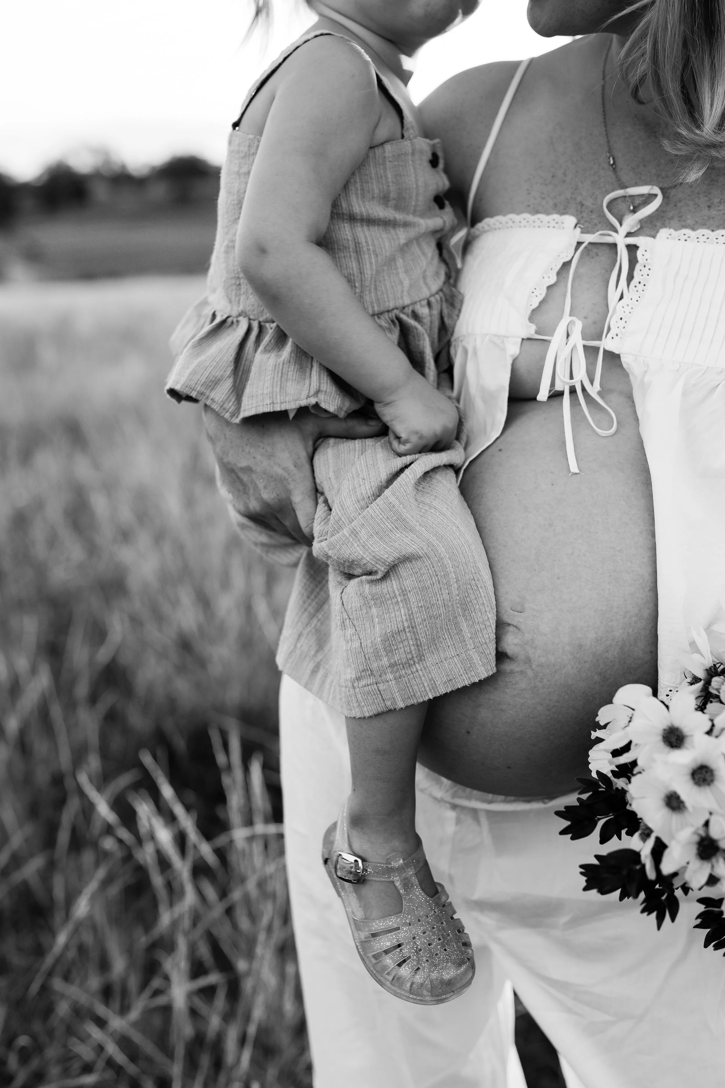 Bronte Dooley Photography Dubbo_Maternity Photoshoot (23).jpg
