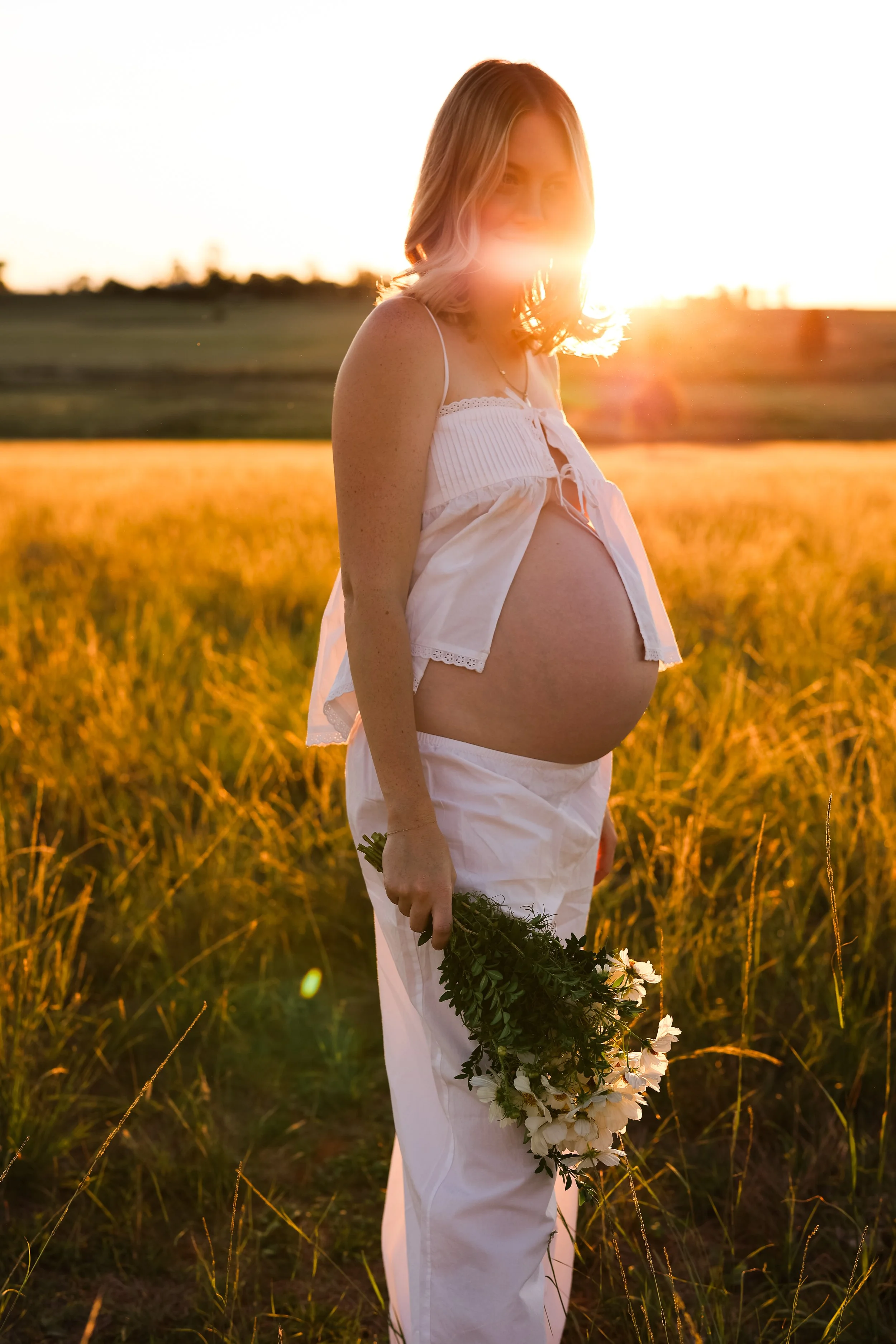 Bronte Dooley Photography Dubbo_Maternity Photoshoot (59).jpg