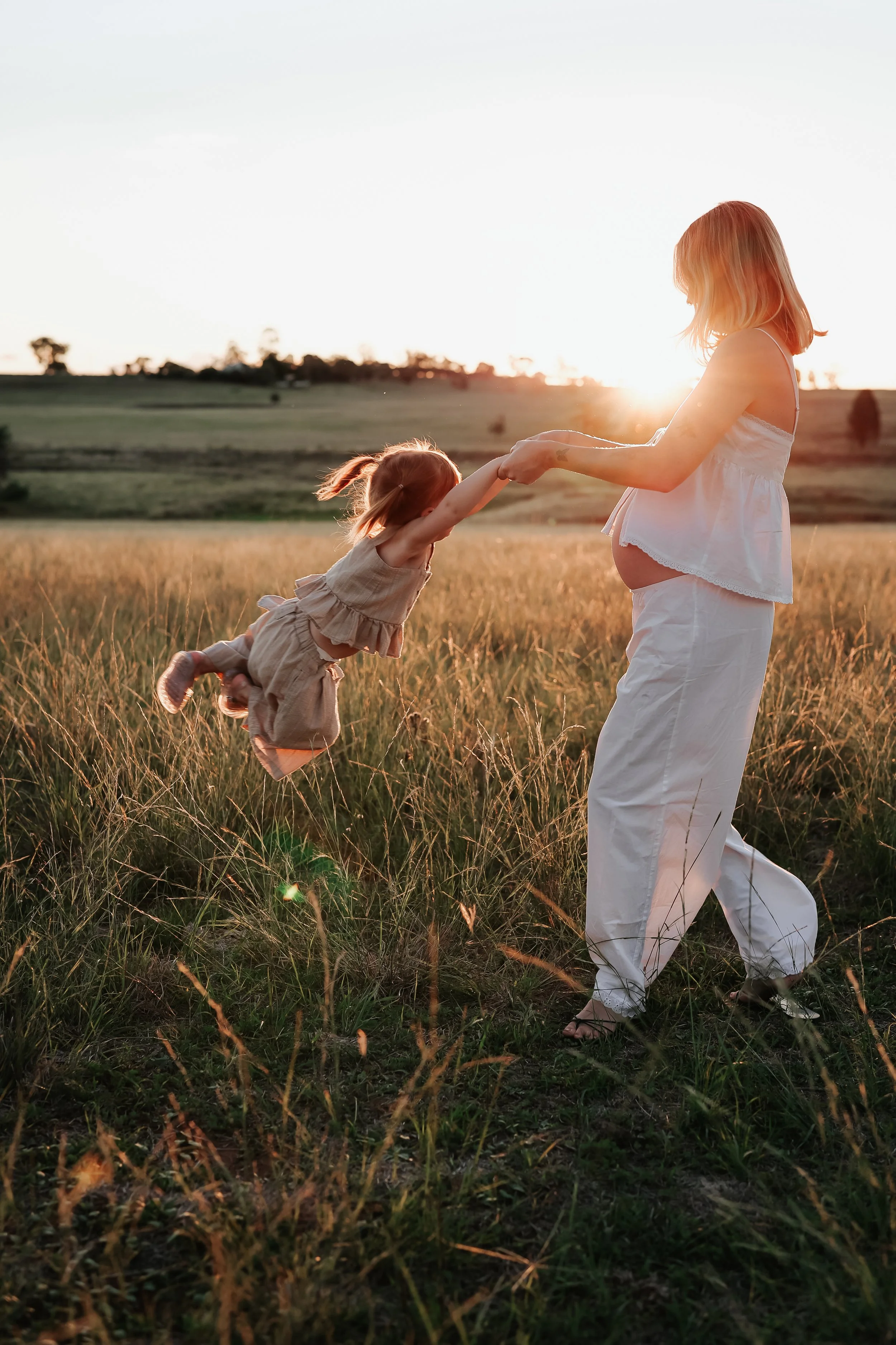 Bronte Dooley Photography Dubbo_Maternity Photoshoot (26).jpg