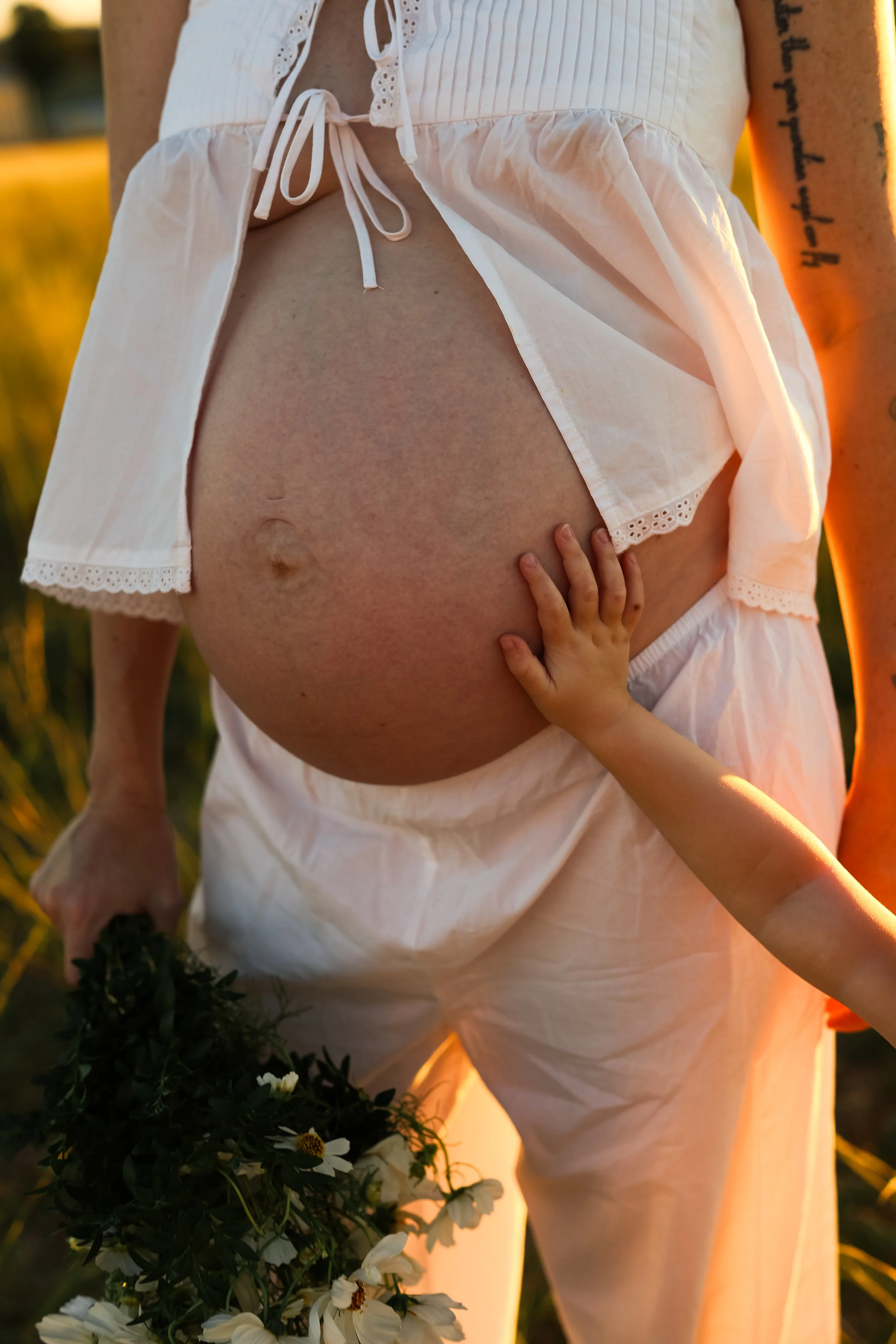 Bronte Dooley Photography Dubbo_Maternity Photoshoot (4).jpg