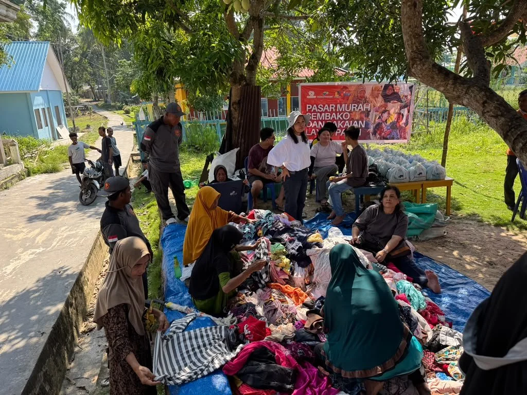 Sembako and Used clothes station.jpeg