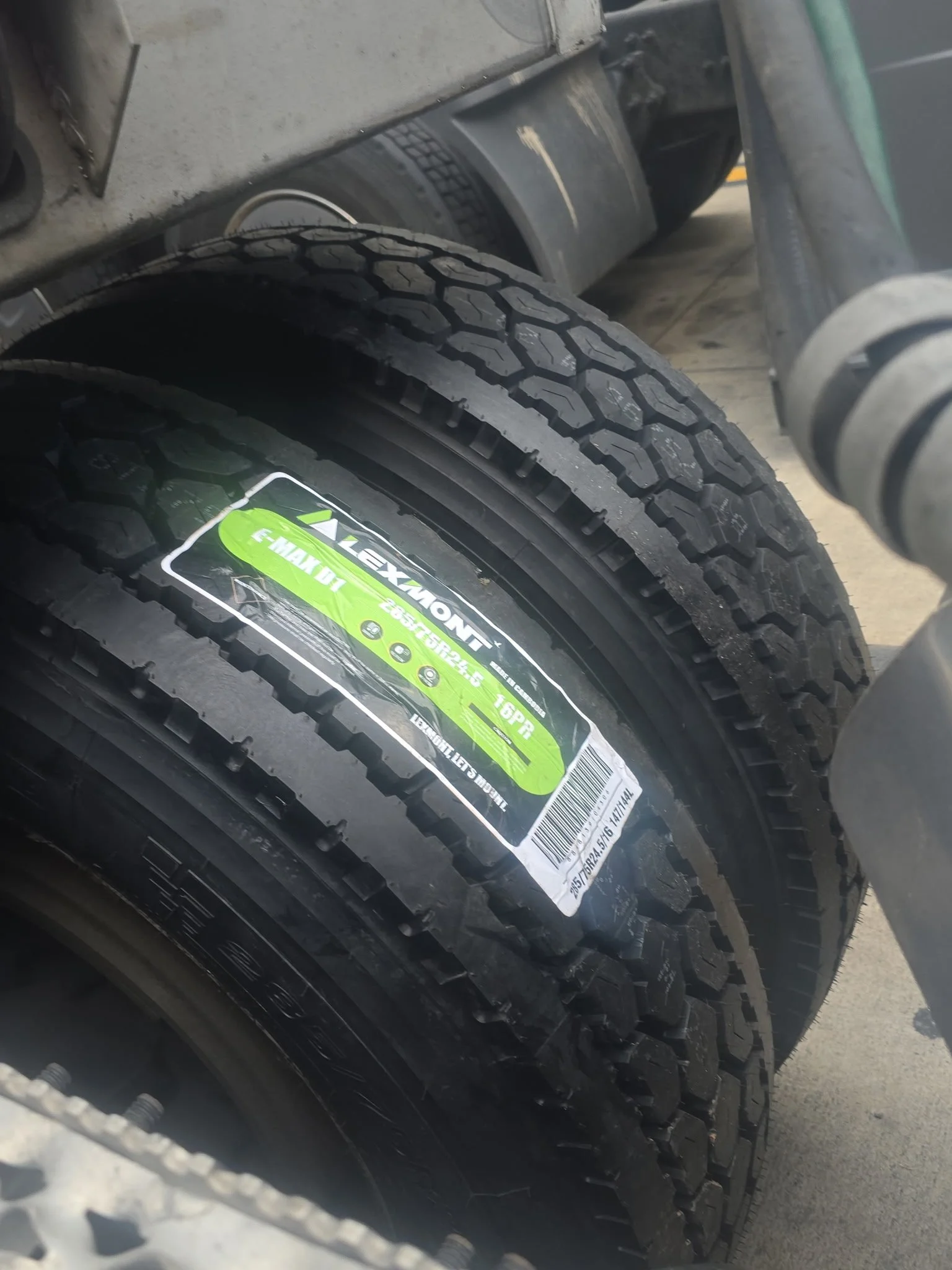 Semi Truck Tire Service