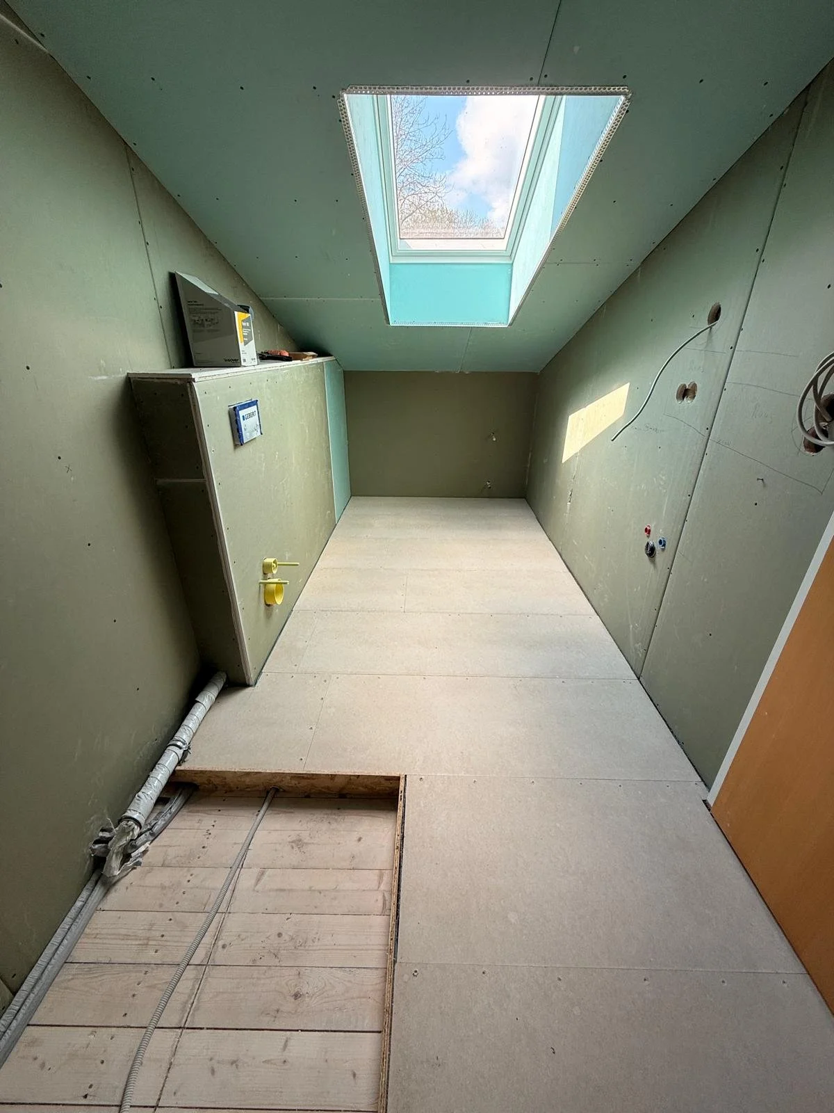 Badezimmer Trockenbau Stolberg, Rigipsarbeiten, Dachgeschossausbau, Innenausbau, Badsanierung Aachen, Sanierung NRW