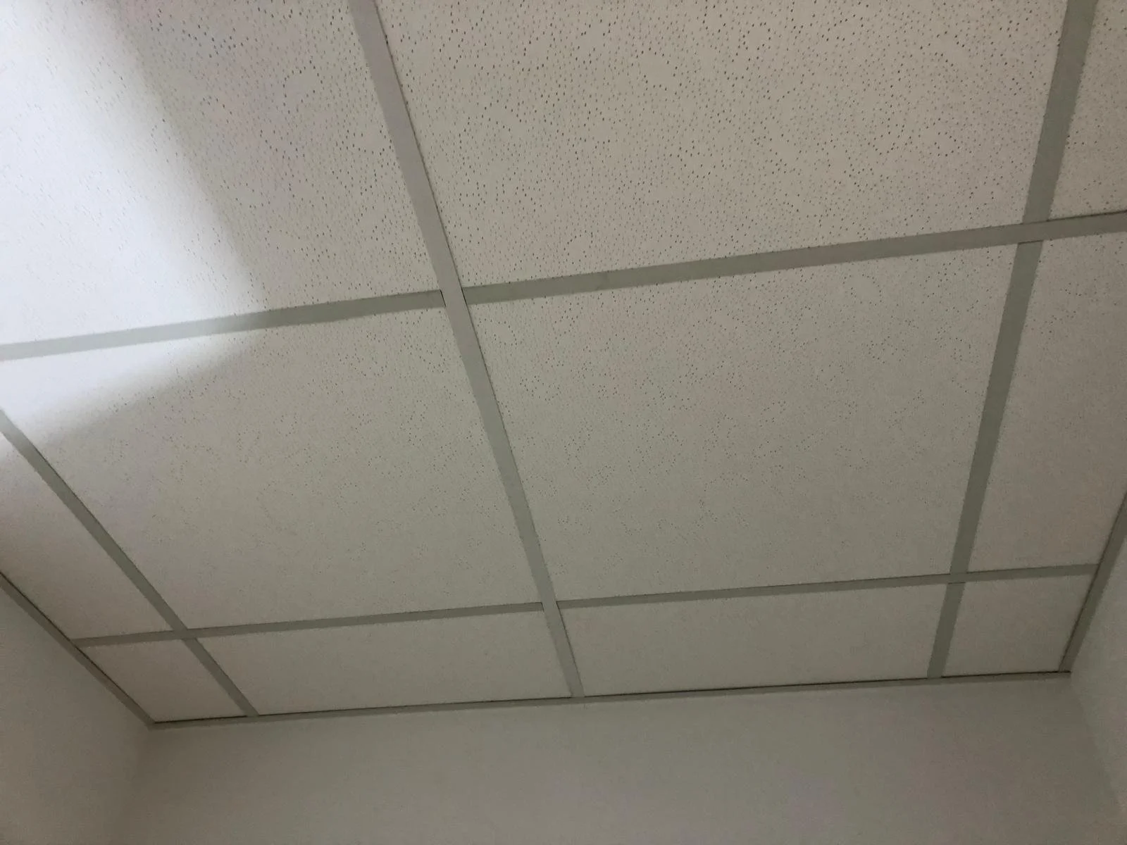Akustikdecke Stolberg, Rasterdecke Aachen, Trockenbau Gewerbe, Deckensysteme, Innenausbau NRW