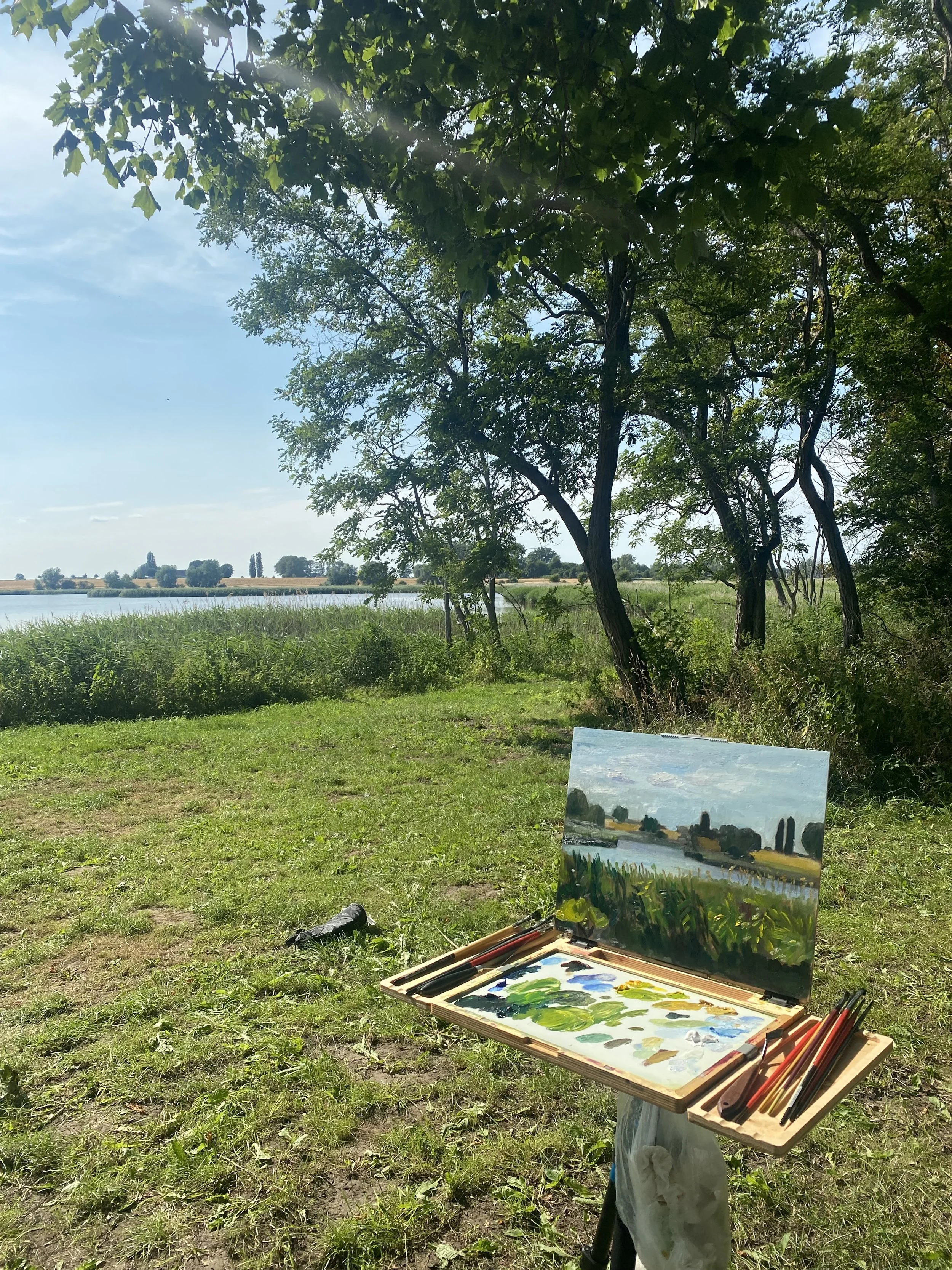 Painting in full nature on the island of Rügen, Germany 