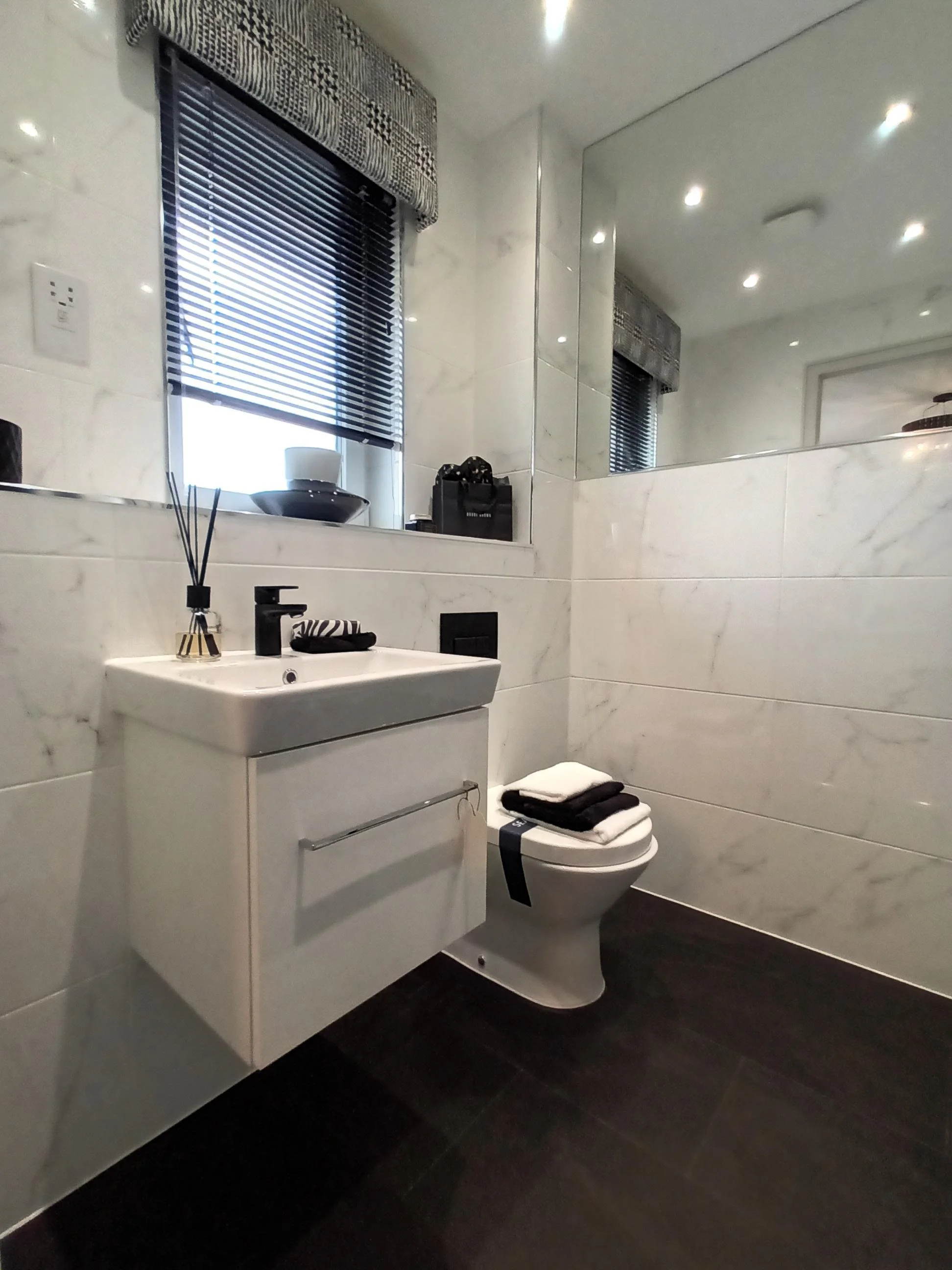 White Wall Mounted Bathroom Unit