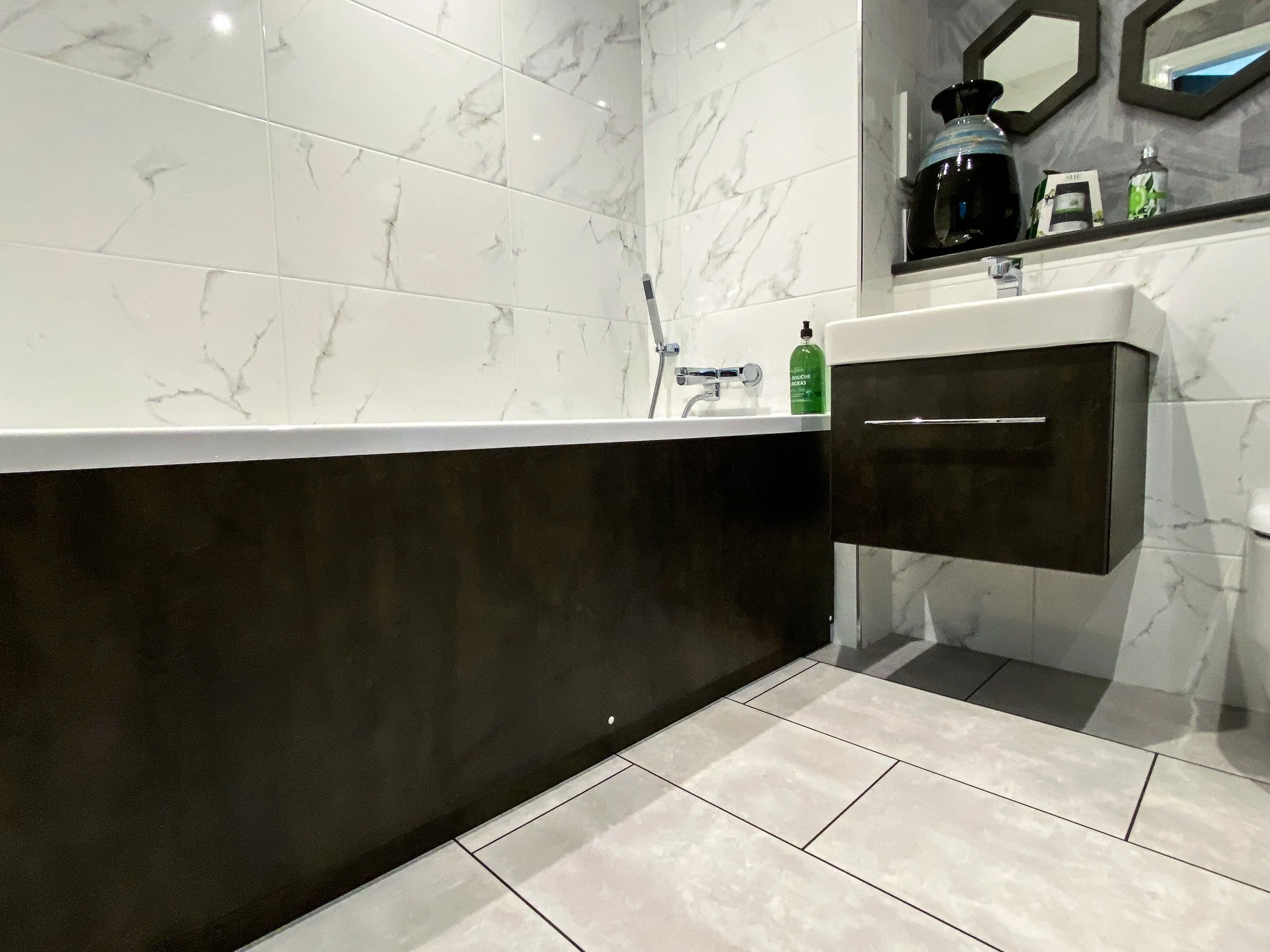 Black-Gold Metallic Slate Bathroom