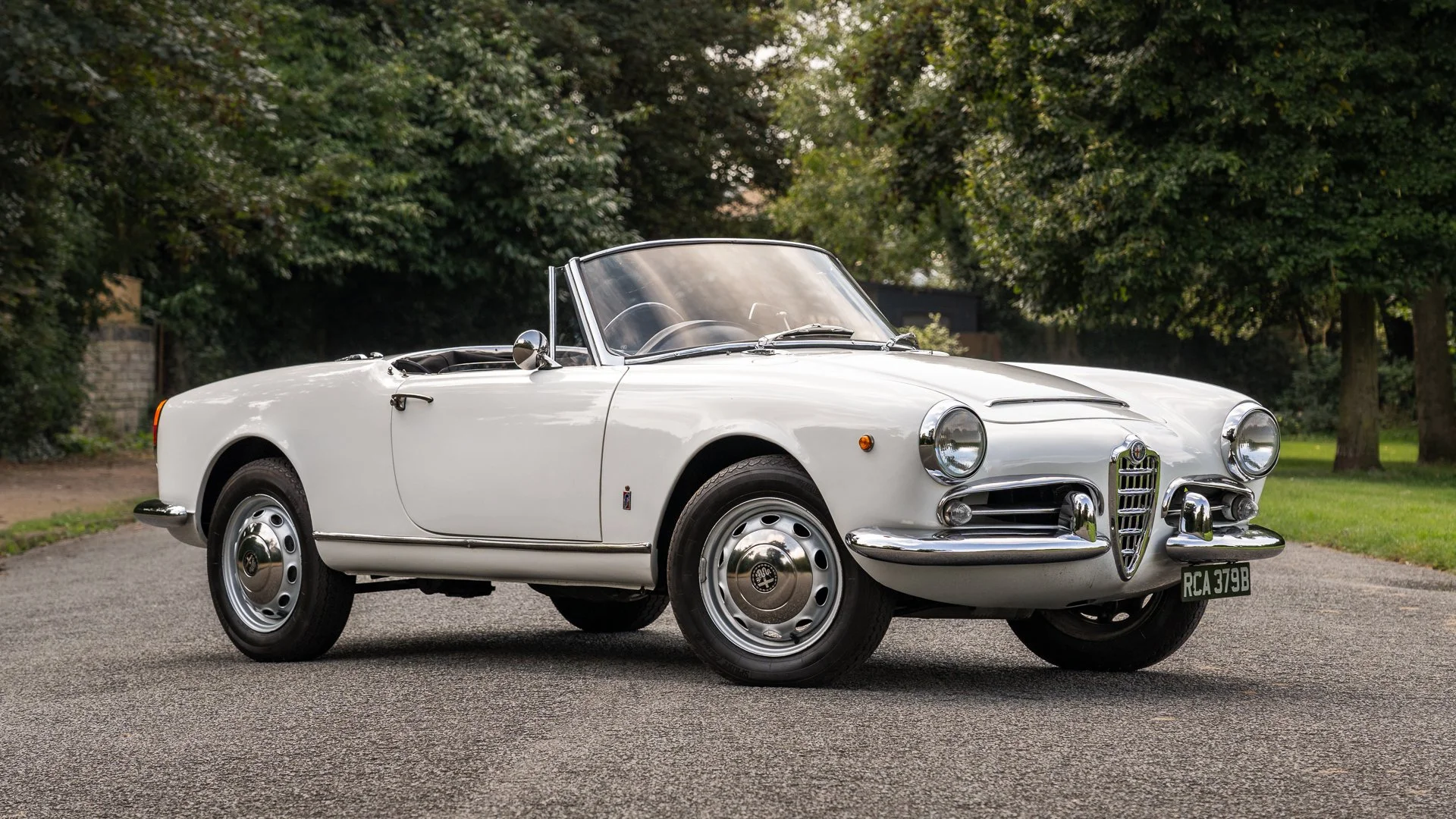 alfa giulia 1600 spider Insta.jpg