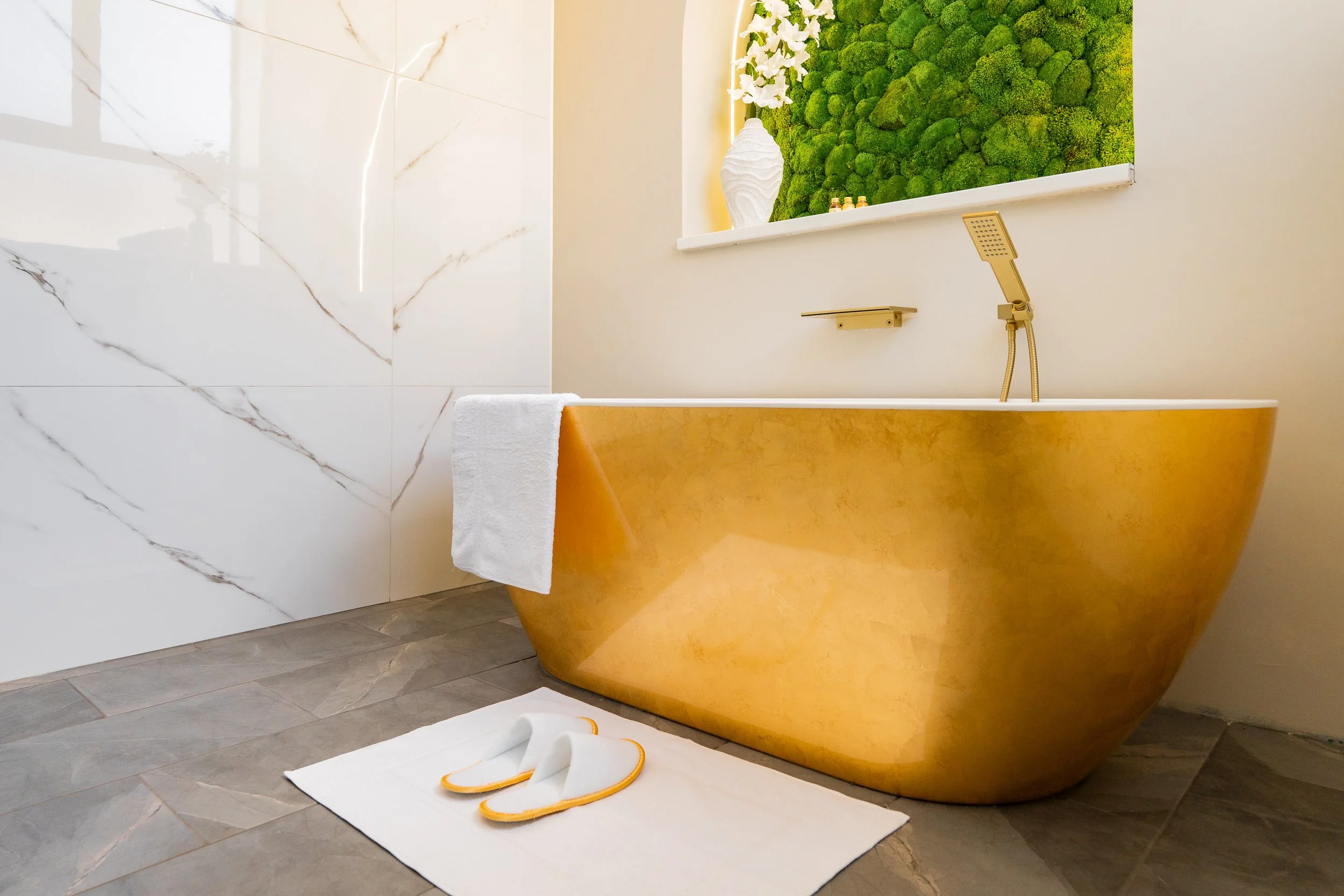 Bathroom Two-7.jpg
