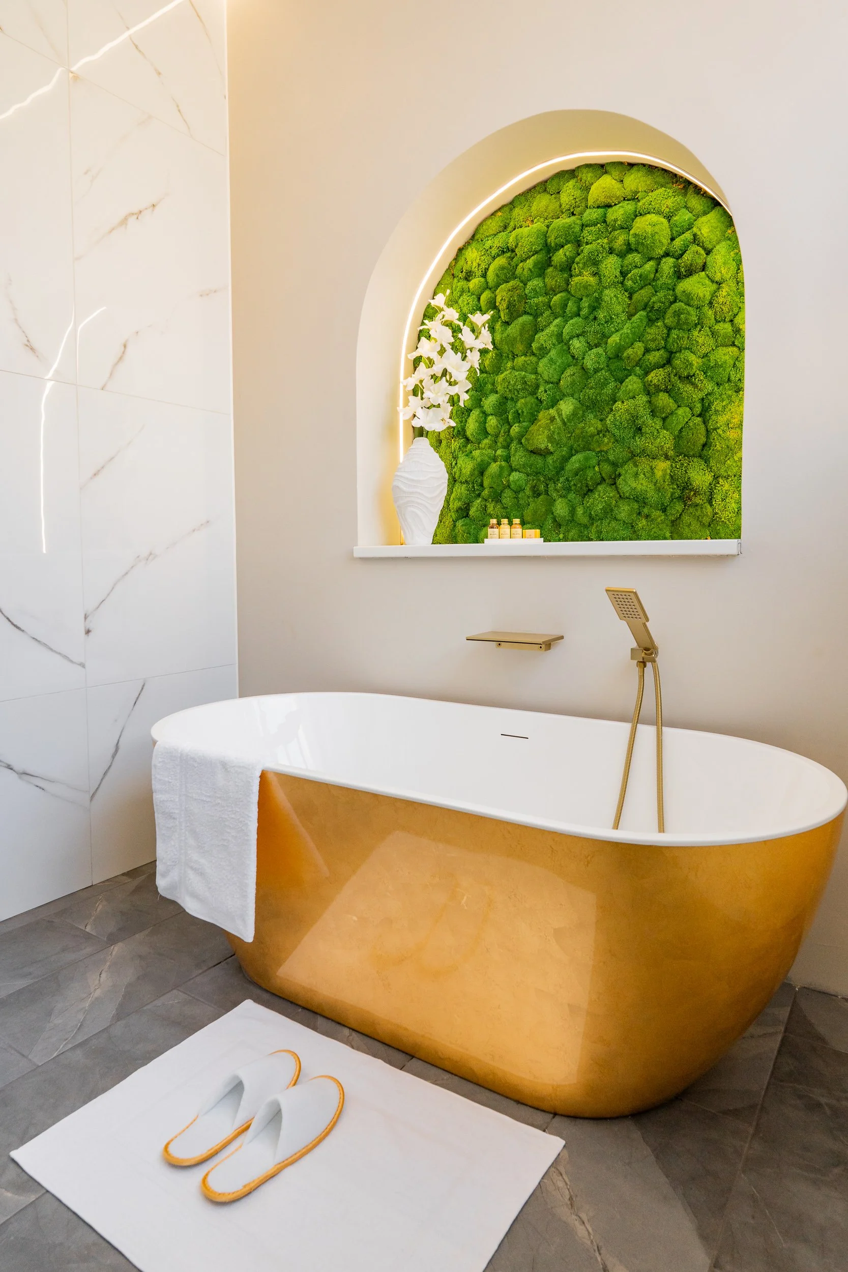 Bathroom Two-12.jpg
