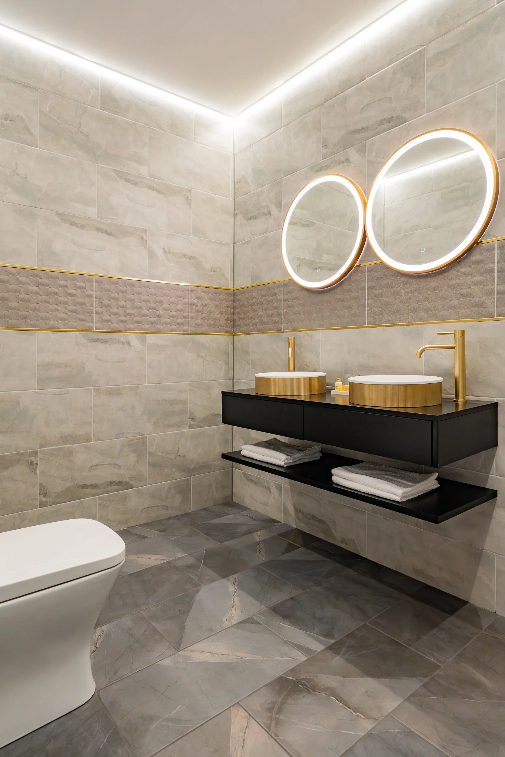Bathroom Three-4.jpg