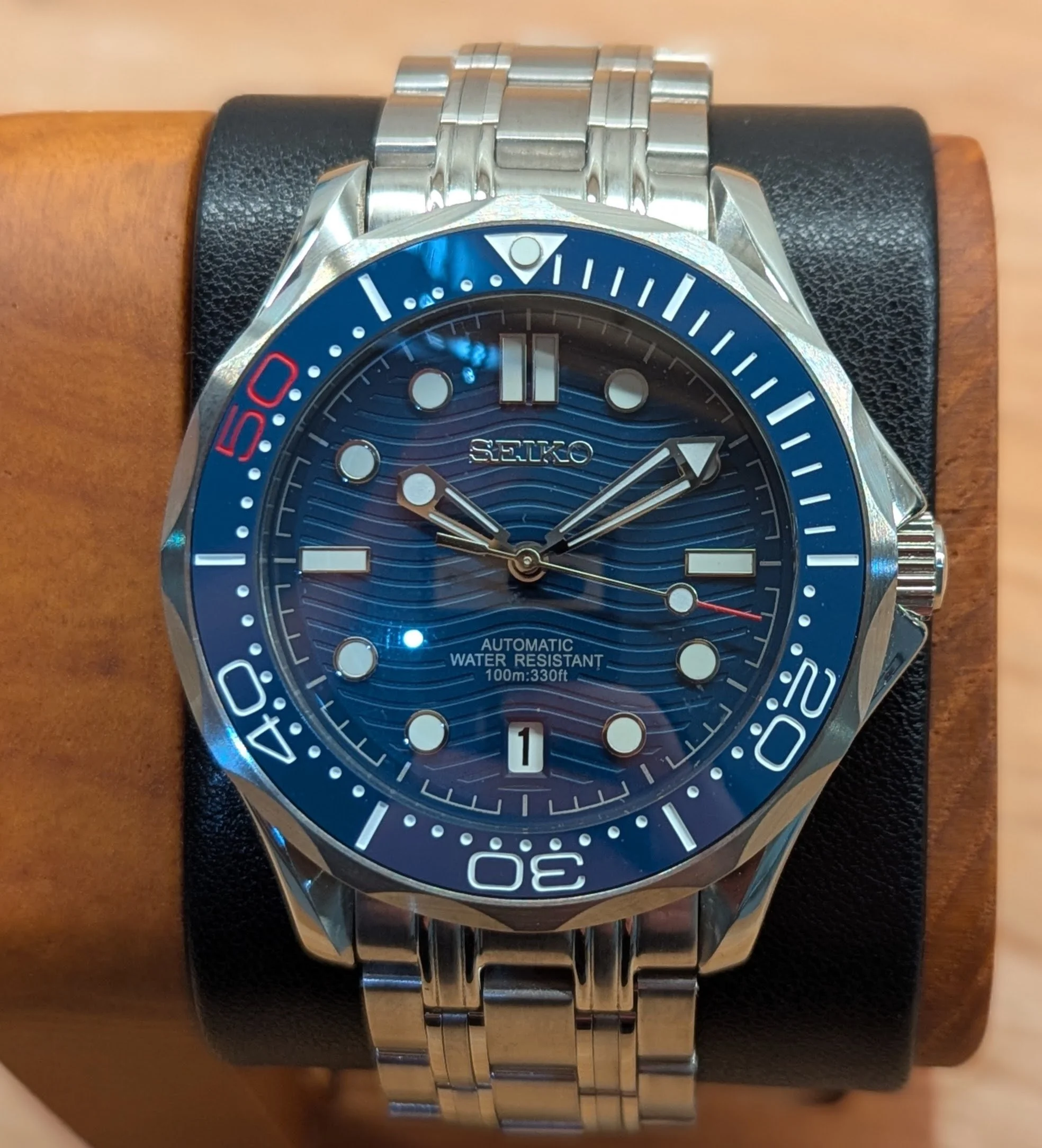 blue seamaster 6 o'clock date dive watch omega seiko mod seikomaster nh35