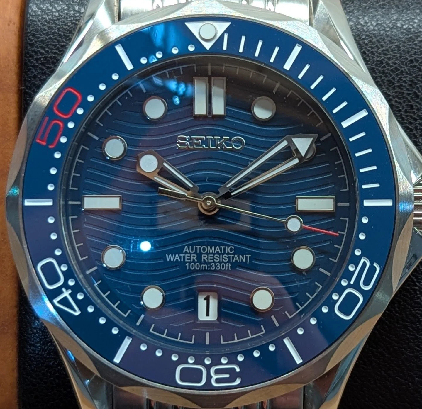 blue seamaster 6 o'clock date dive watch omega seiko mod seikomaster nh35