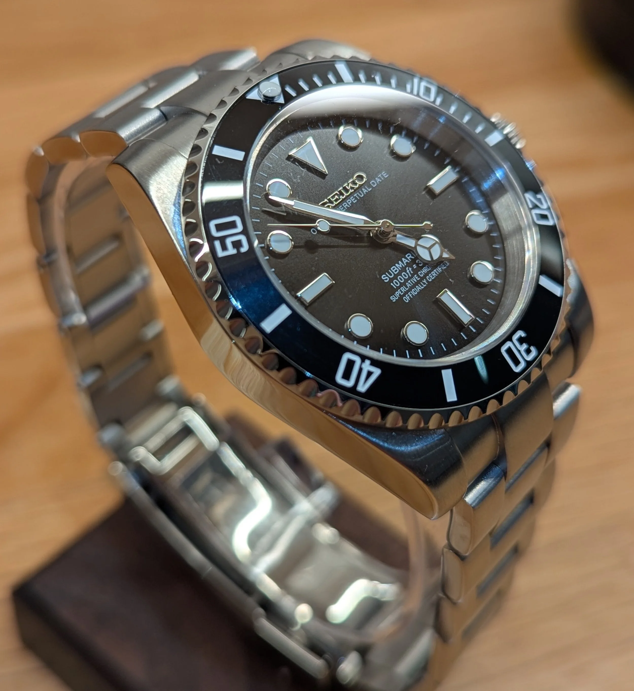 Seiko MOD Custom Seikomariner Dive watch No Date black Sunburst Dial