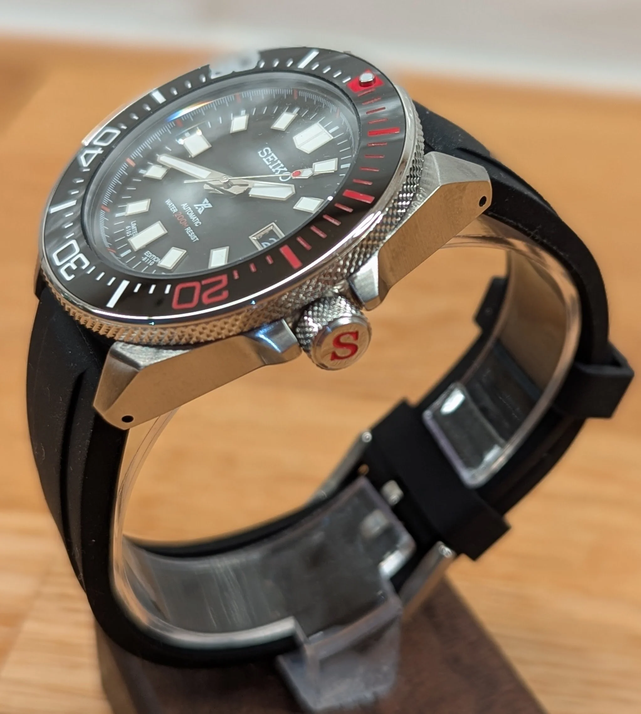 Seiko Samurai Bloodmoon black red dive watch