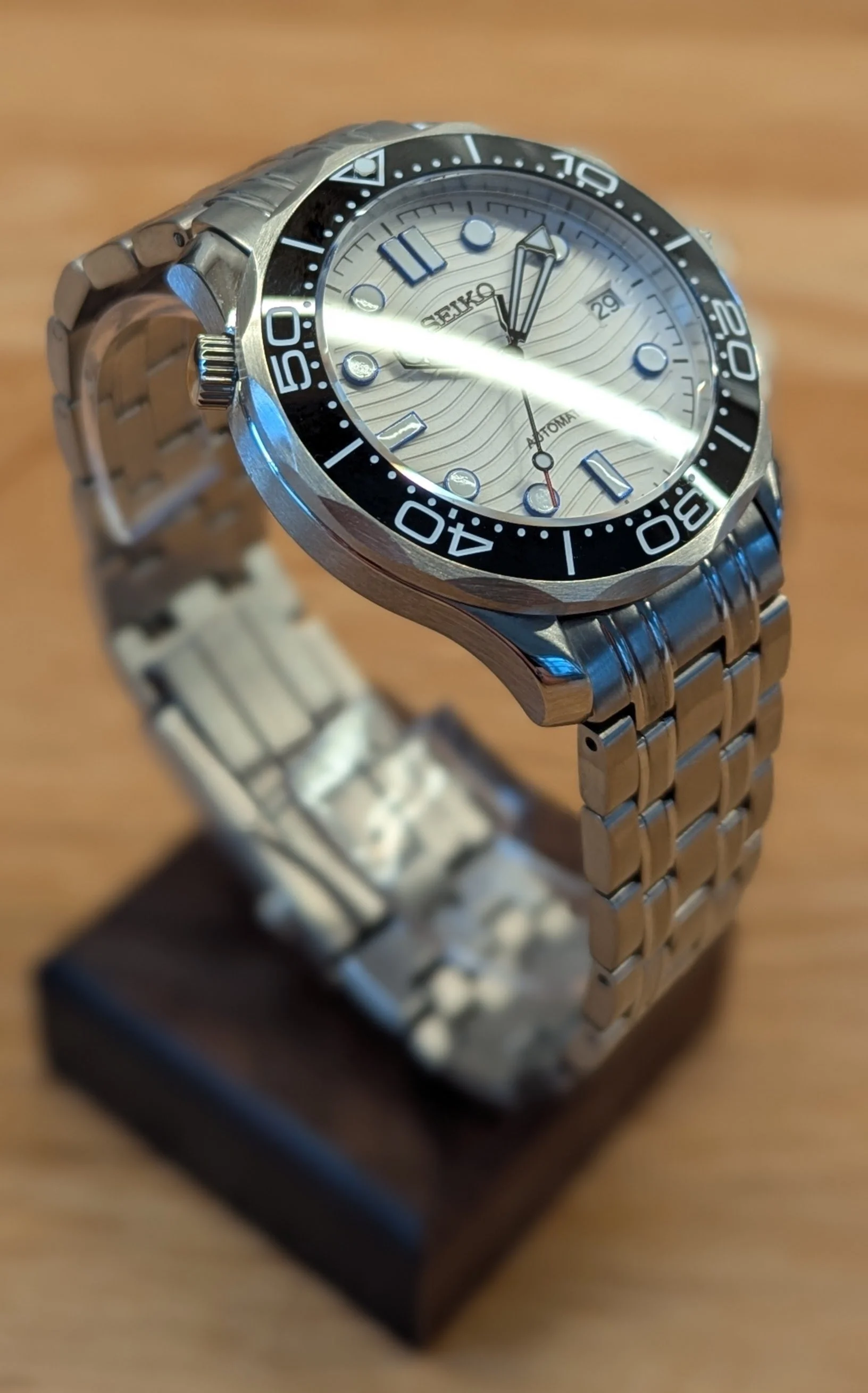 Seiko MOD Seikomaster white dial 6 o’clock date