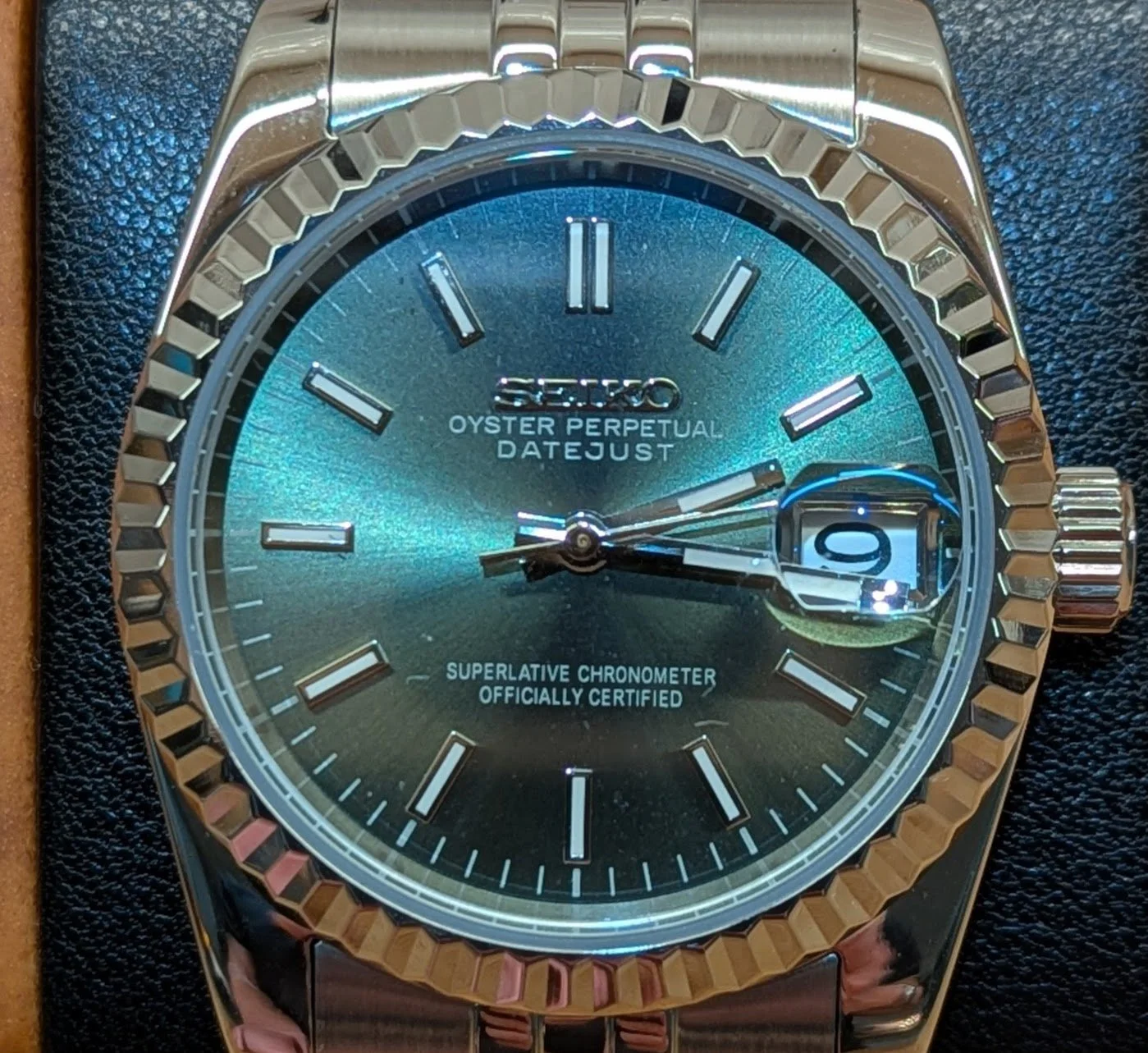 date just seiko mod fluted bezel jubilee bracelet green dial