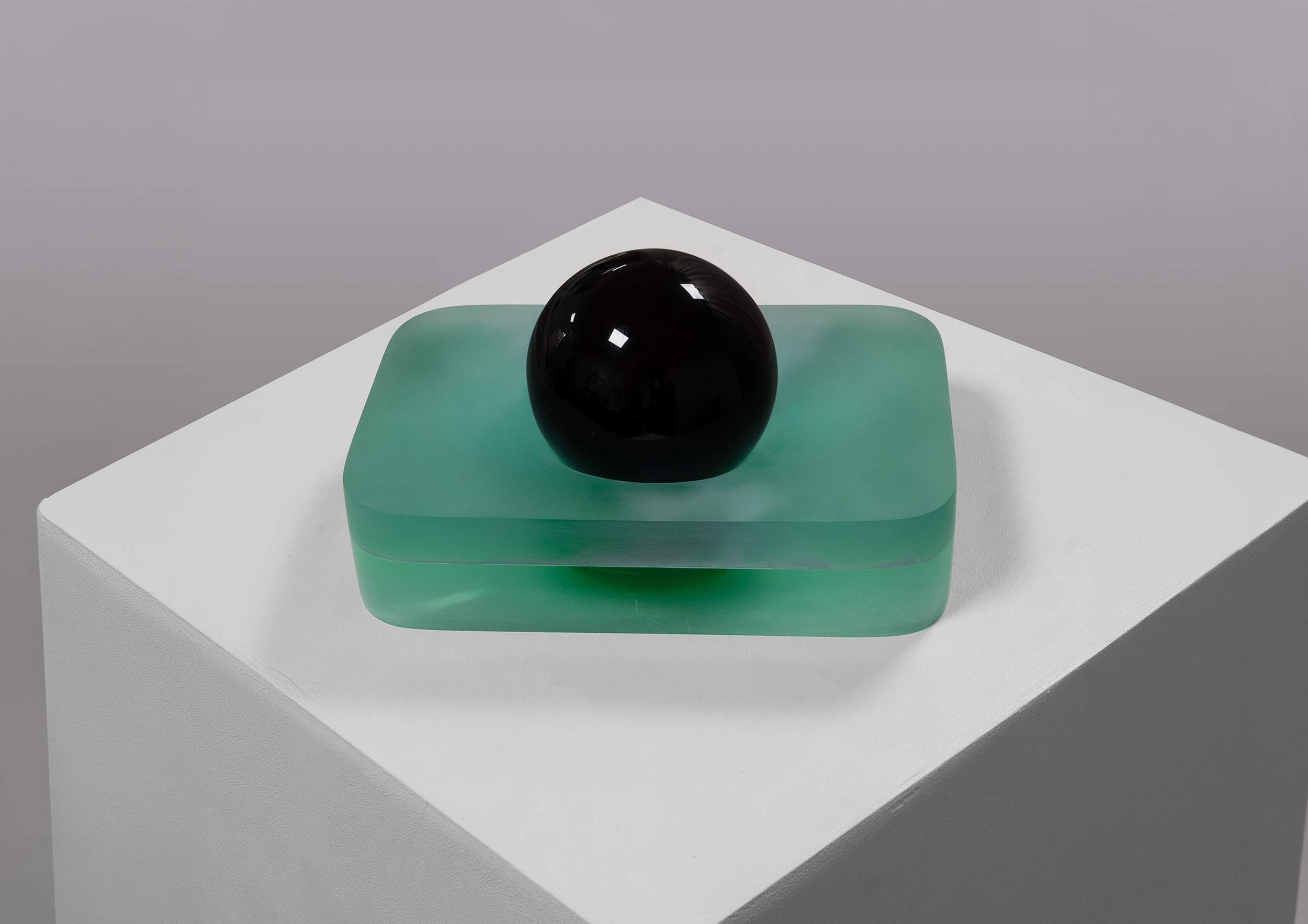 Great cosmic banality IV, 2023. 20x14x12cm.
Obsidian and resin