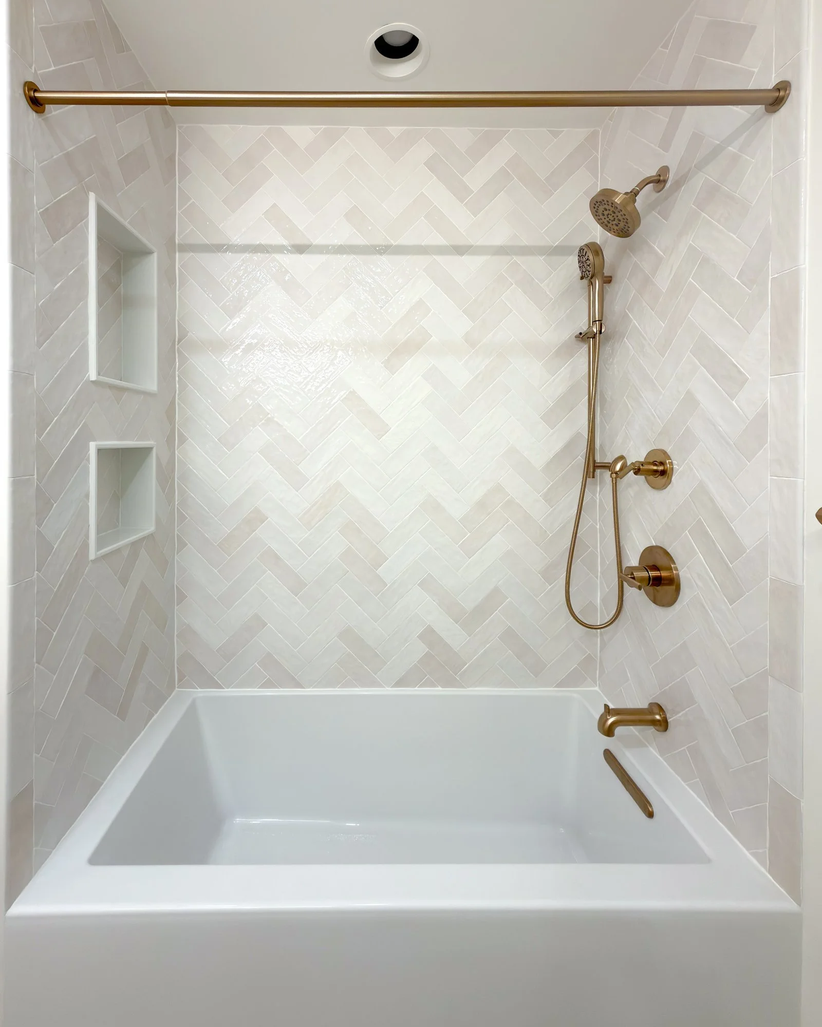 port-washington-herringbone-bath-tub.jpg