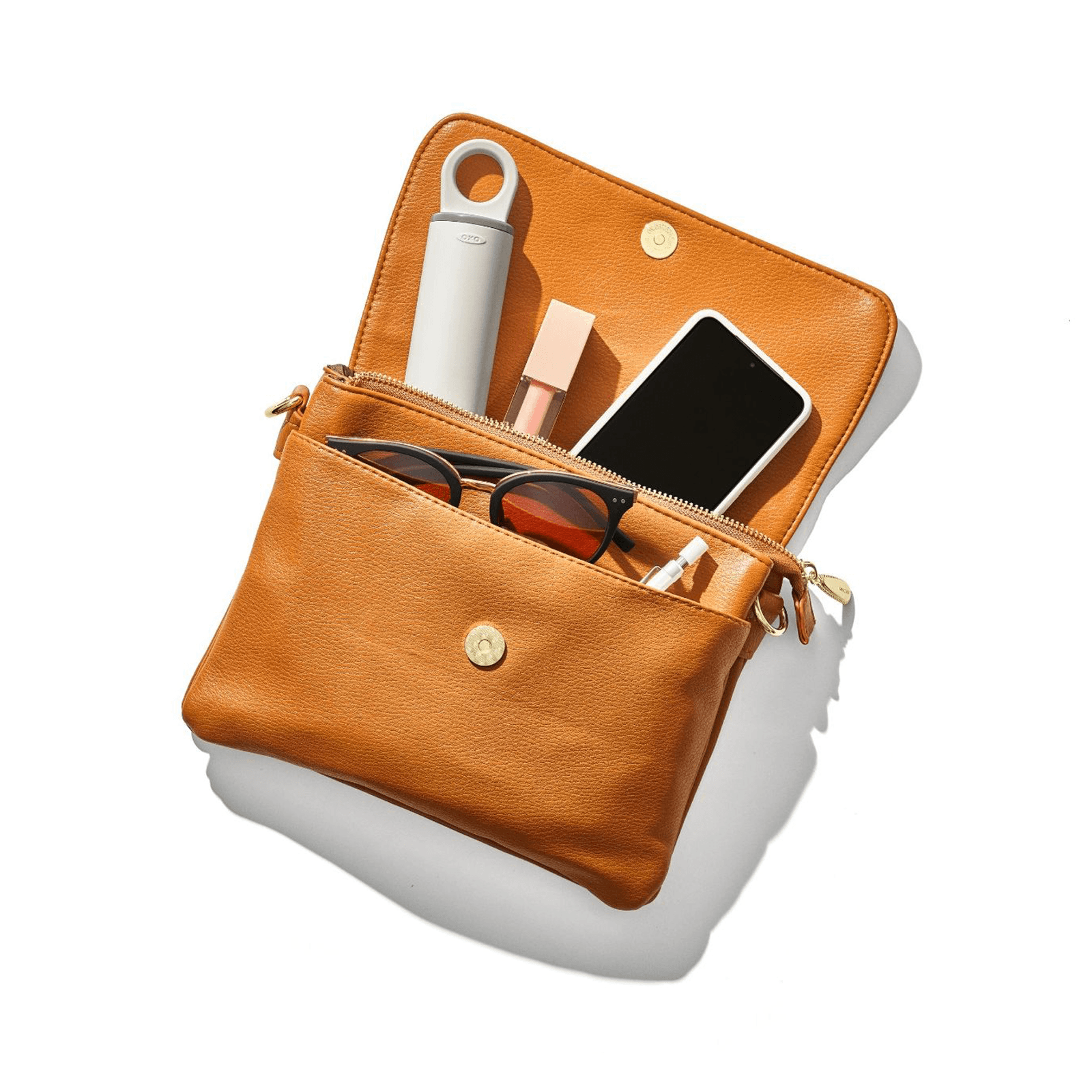 66abaa6b9c7a1d22940f133e_purse zoom-p-1600.png