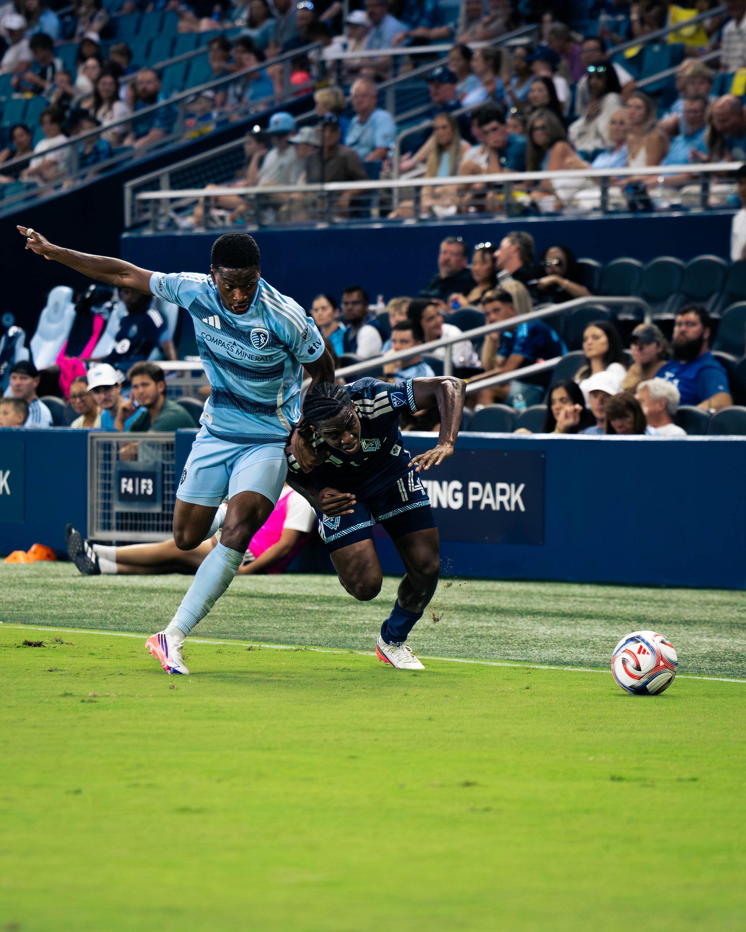 Vancouver Whitecaps Dominate Sporting Kansas City in 3–0 Victory