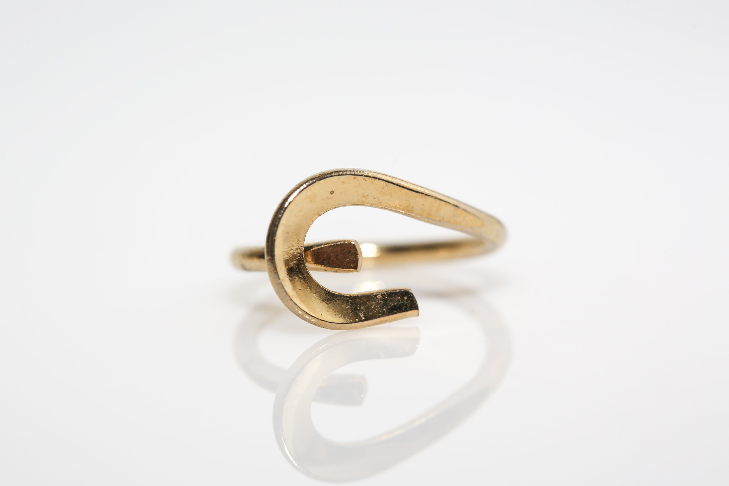 MODERNIST CURVE RING