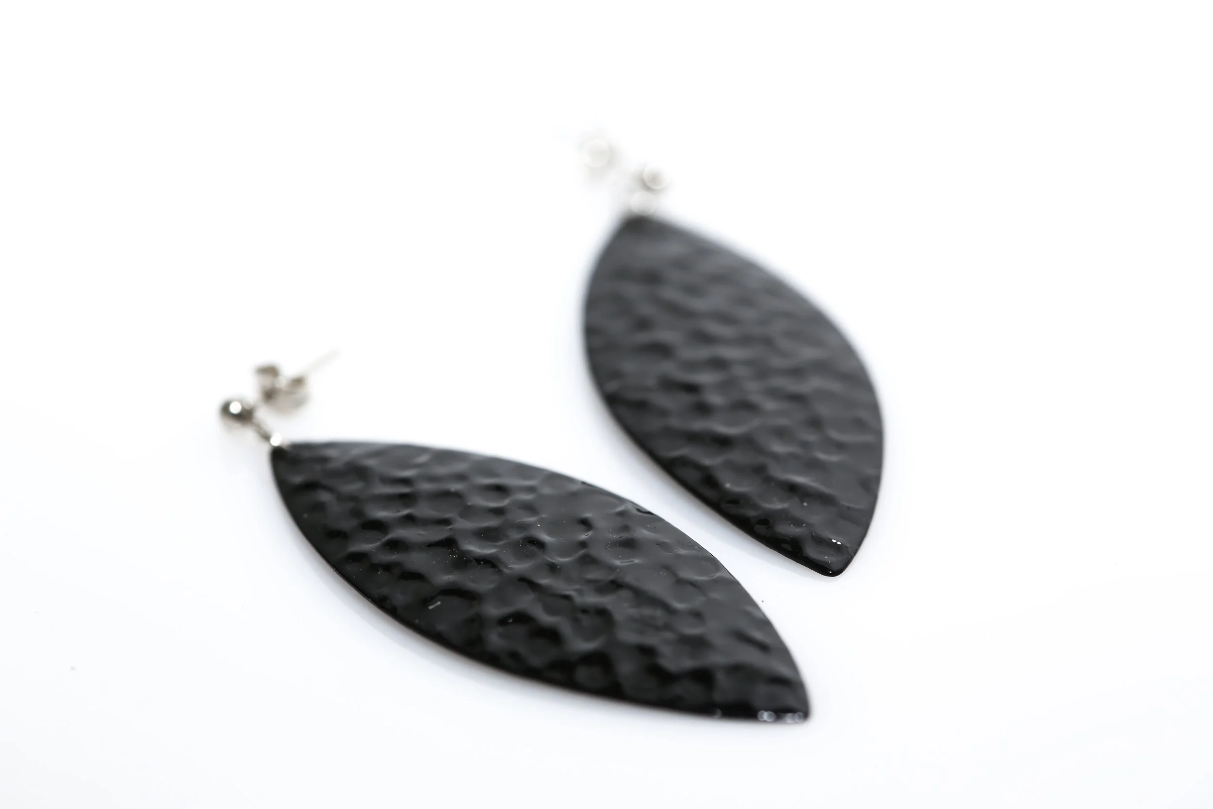 BLACK MARQUISE LEAF EARRINGS