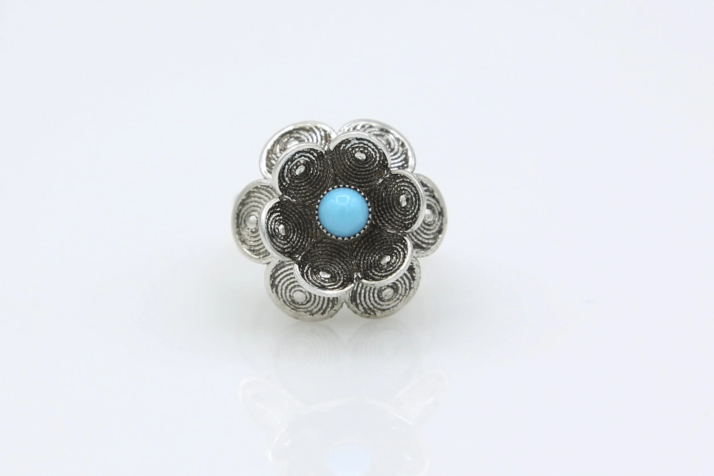 1971 SARAH COVENTRY BLUE BUTTERCUP RING