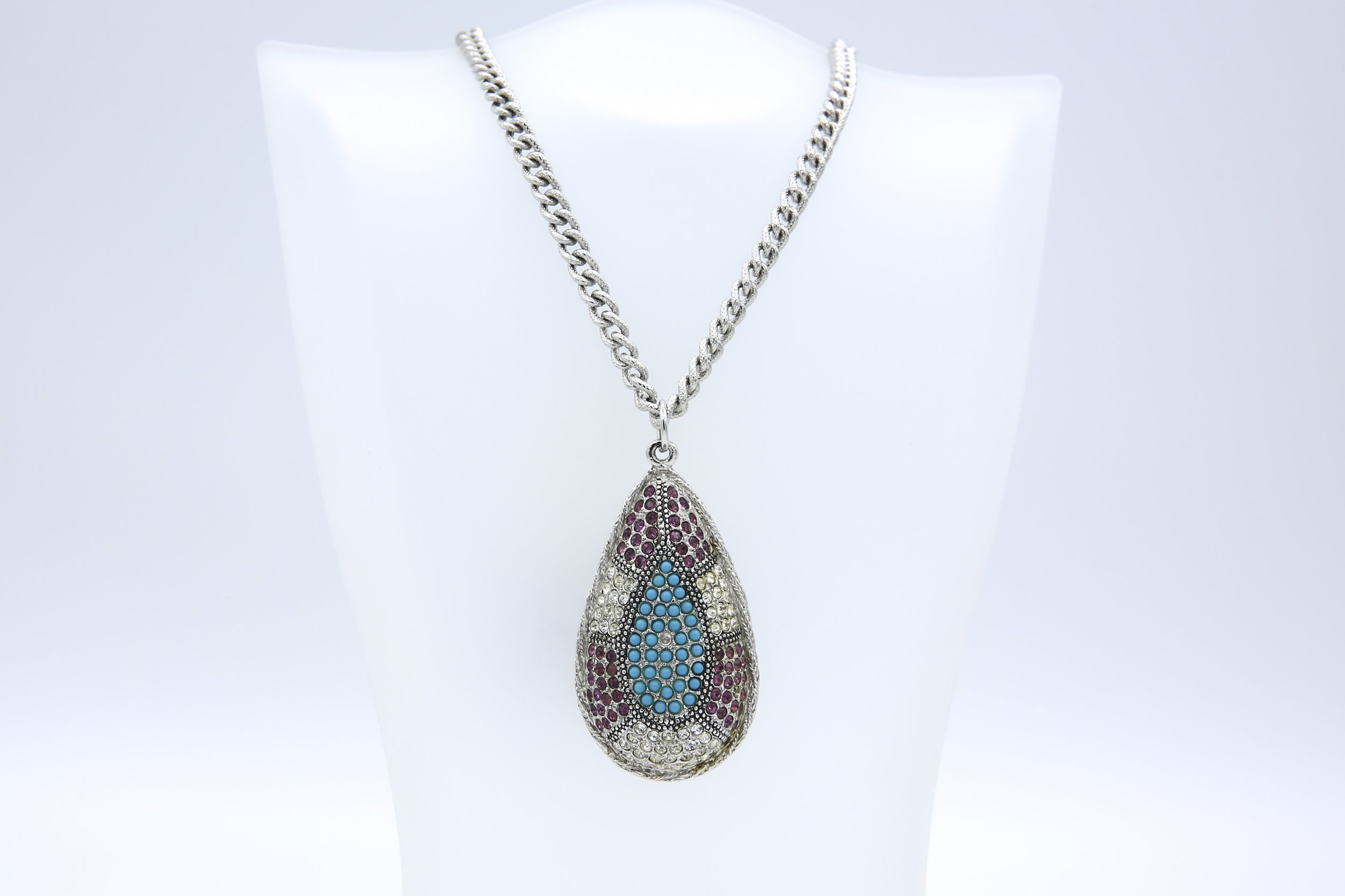 1972 SARAH COVENTRY SHANGRI-LA NECKLACE