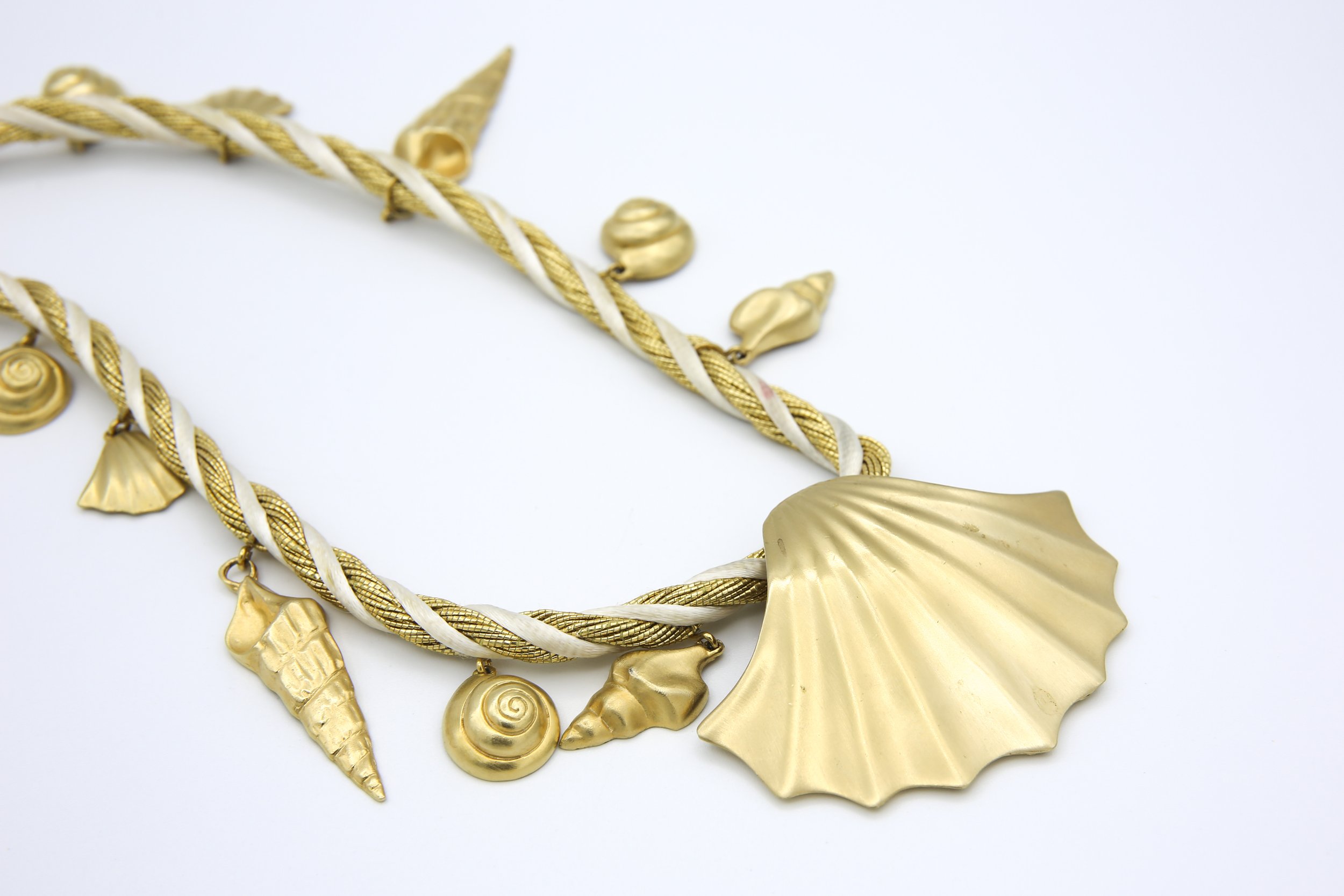 1982 SARAH COVENTRY SURFSIDE NECKLACE