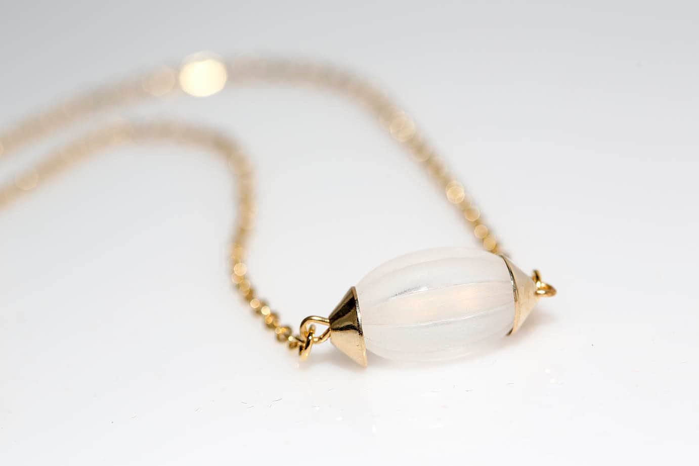 VINTAGE FROSTED BARREL NECKLACE
