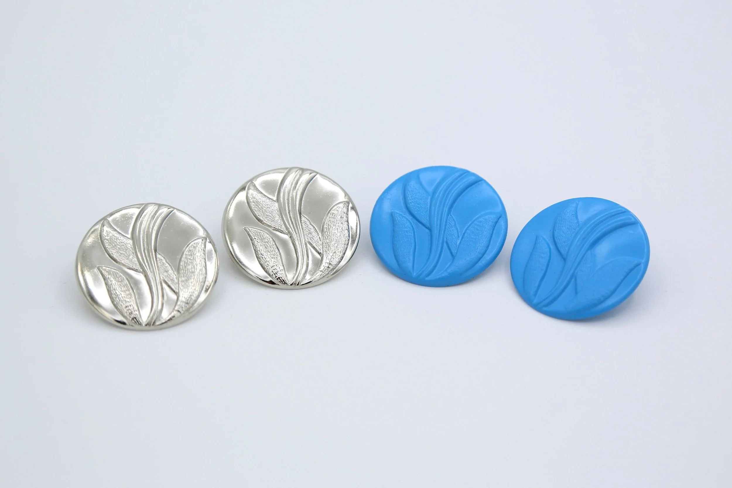 LEAF STATEMENT EARRINGS - SILVER OR BLUE