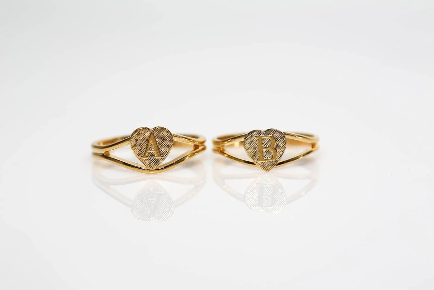 VINTAGE INITIAL HEART RING