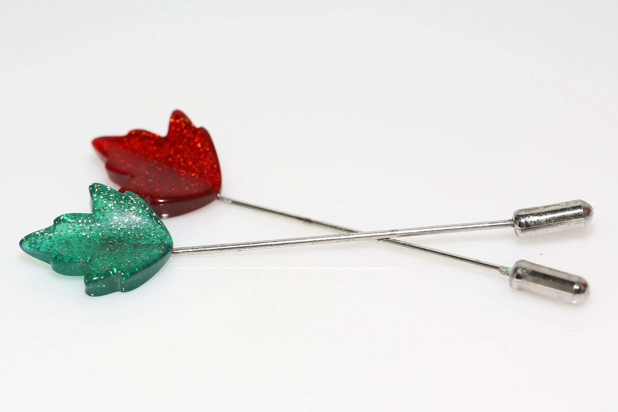 VINTAGE SPARKLE LEAF STICK PIN