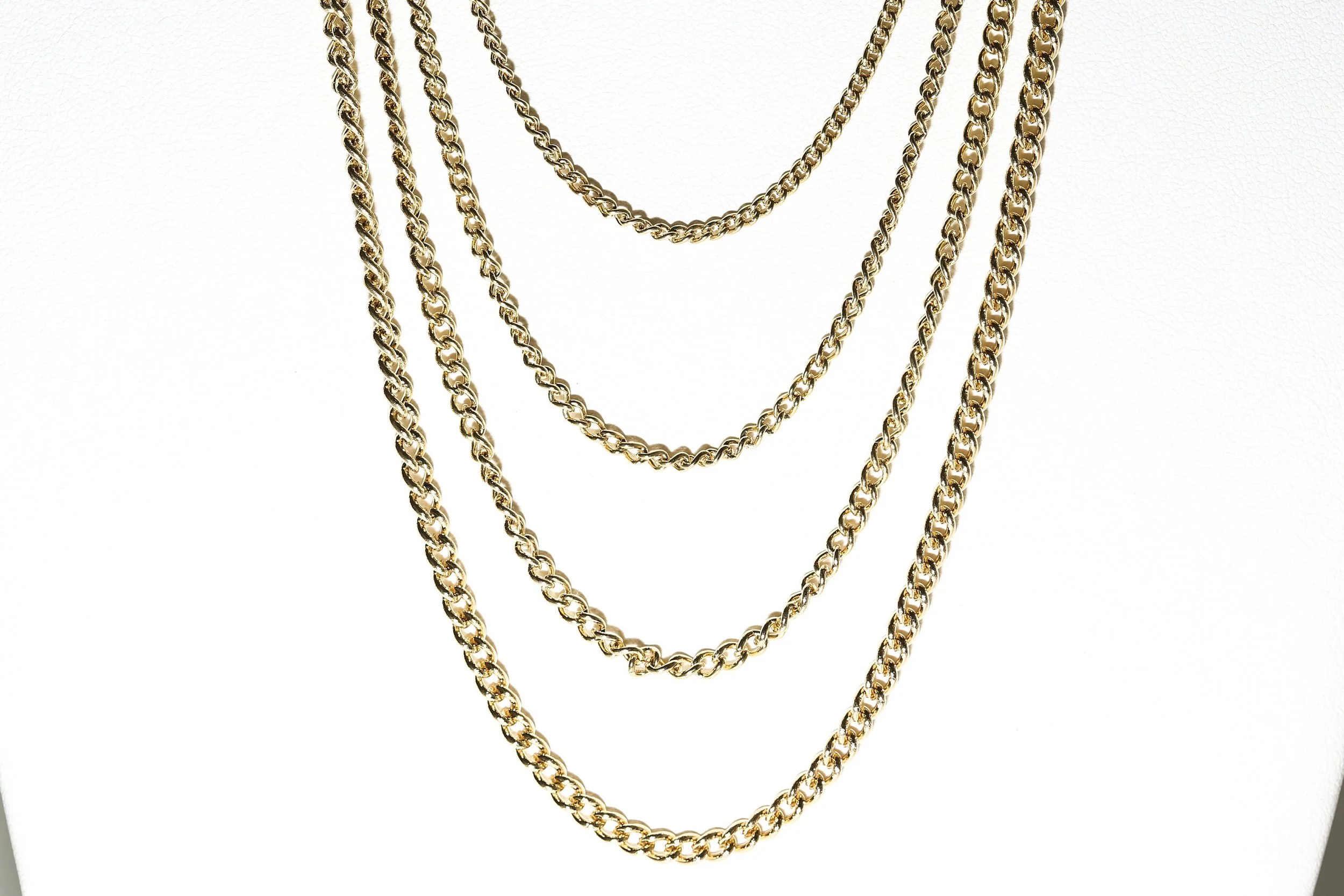 LARGE MULTI-CHAIN NECKLACE