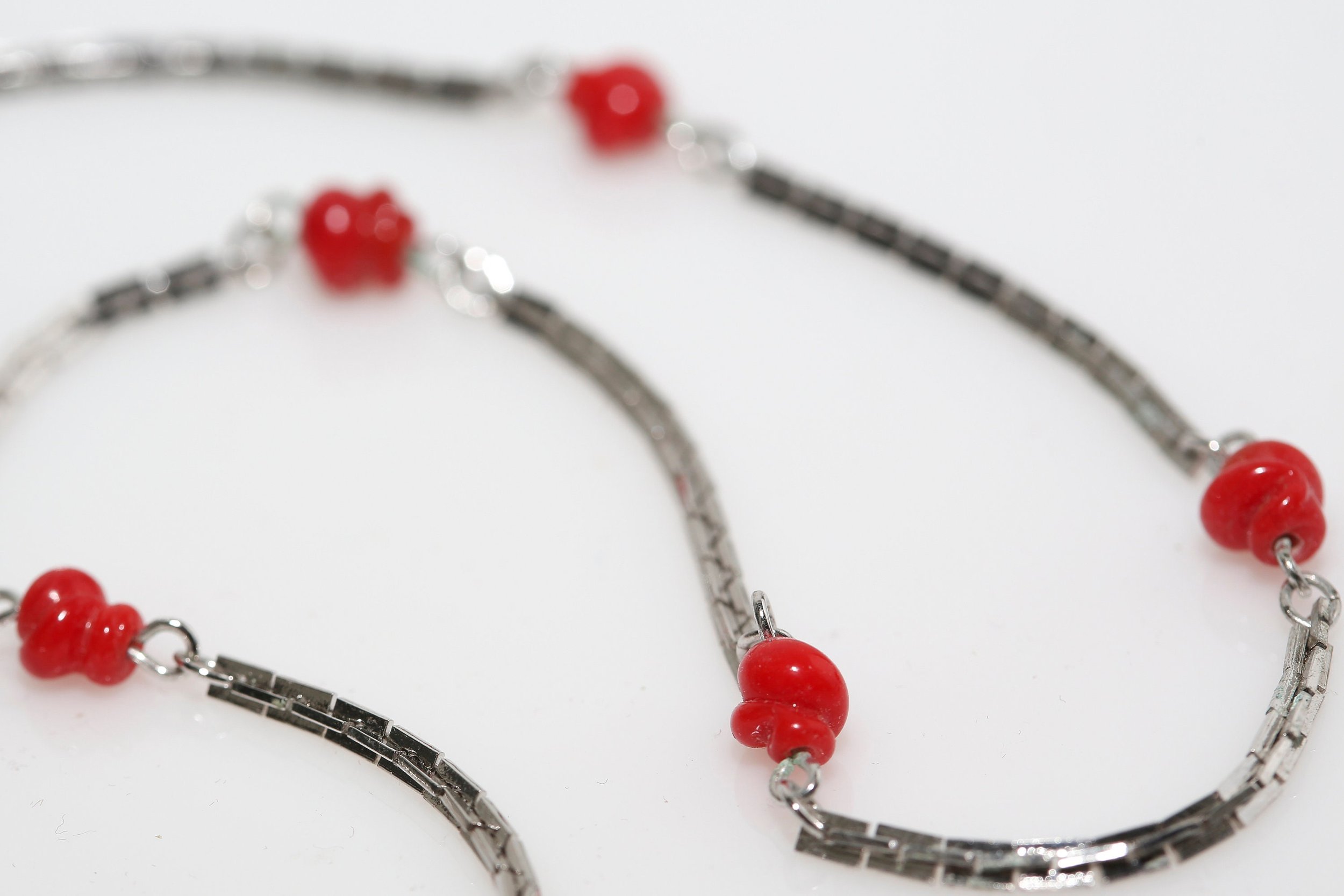 1978 EMMONS CRIMSON BEAUTY NECKLACE